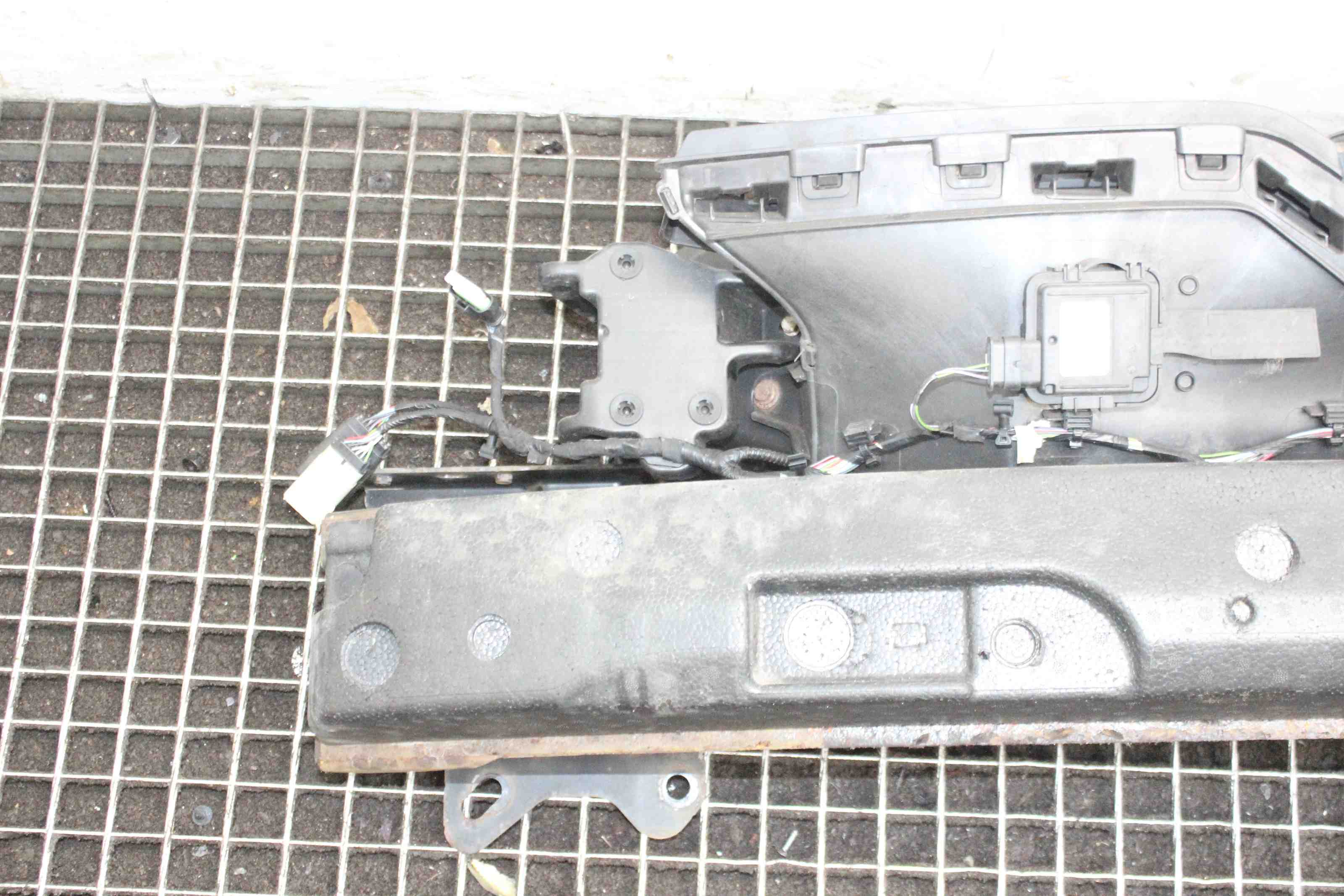 TESLA Model X 1 generation (2015-2024) Усилитель переднего бампера 1050223-00-D 32395175