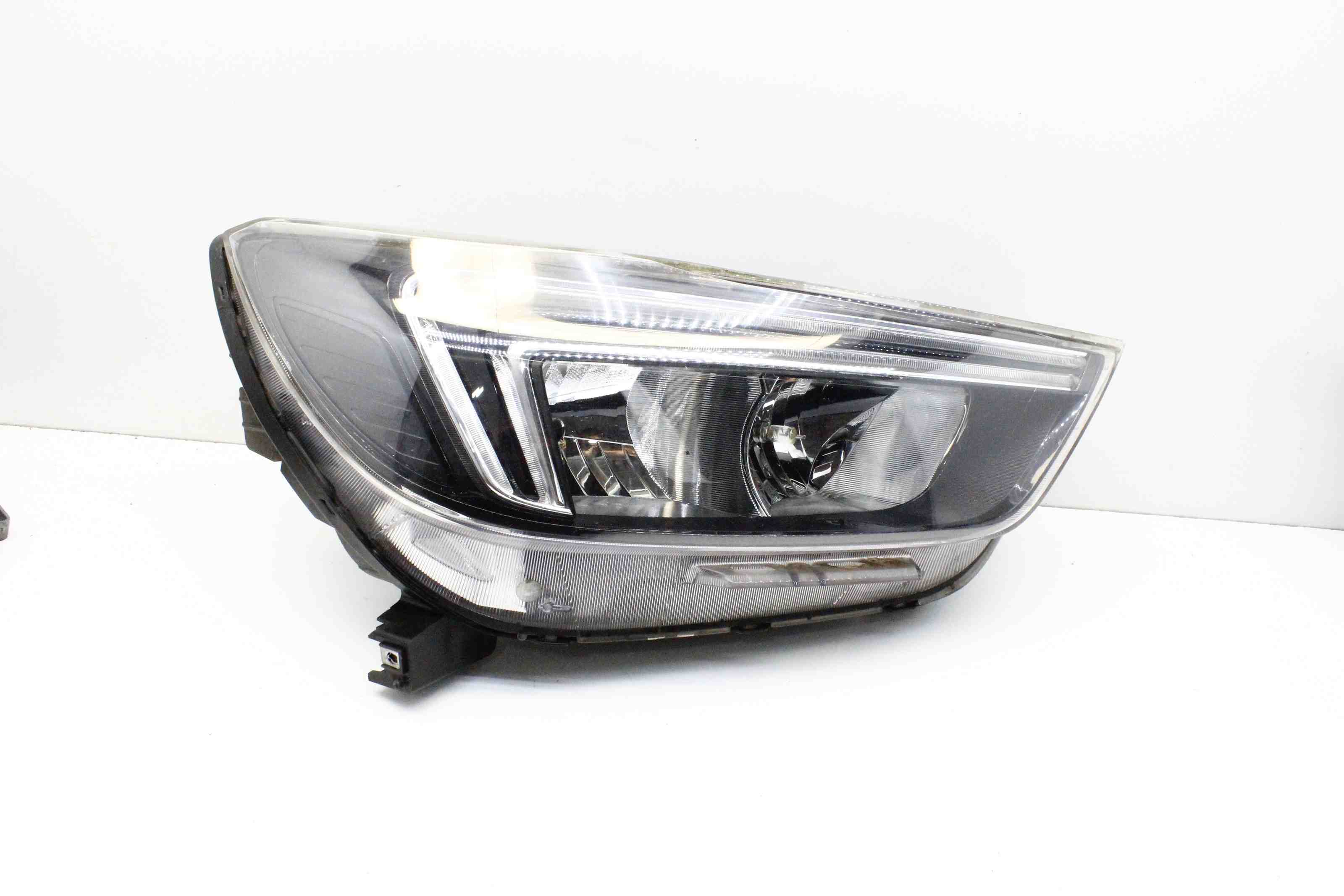 OPEL Mokka 1 generation (2012-2015) Фара передняя правая 42566563 32395873