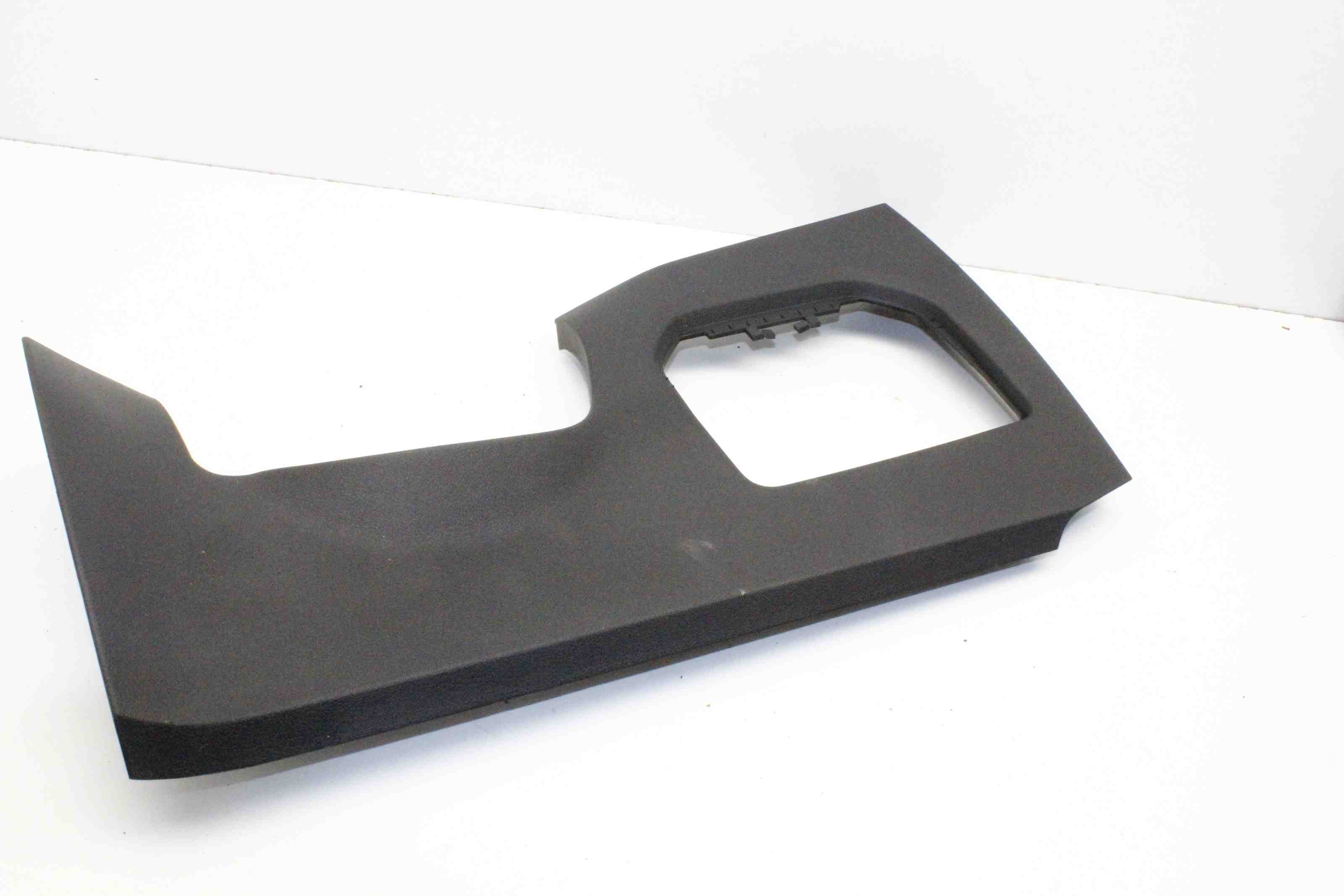 BMW 1 Series F40 (2019-2024) Paneļa apdares vairogs 6823175 32396289