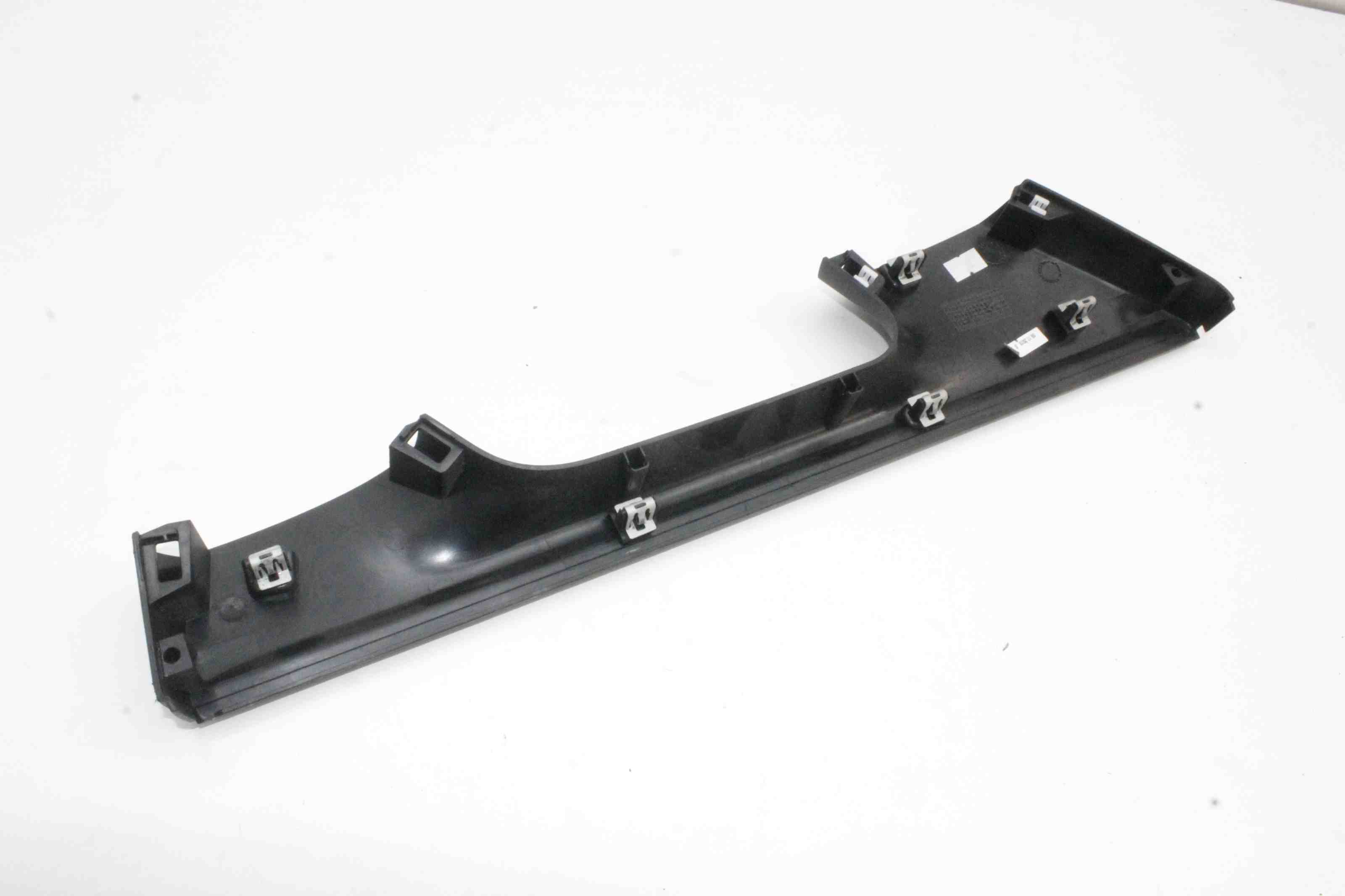 TESLA Model X 1 generation (2015-2024) Seat trim details 1100674-00-D 32400132