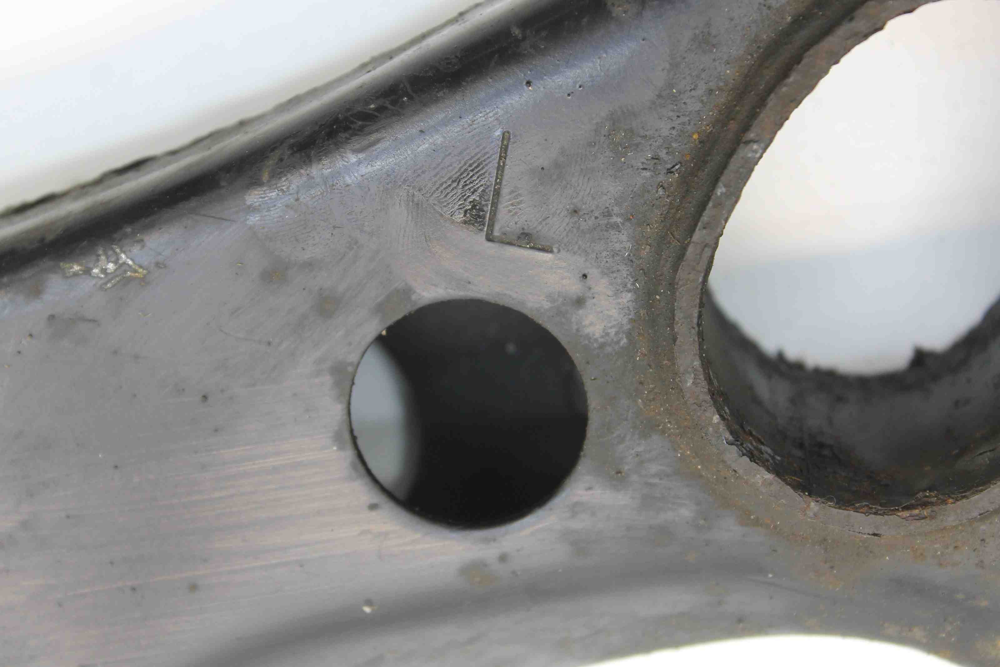 LEXUS NX 1 generation (2014-2021) Front Left Arm 32411567