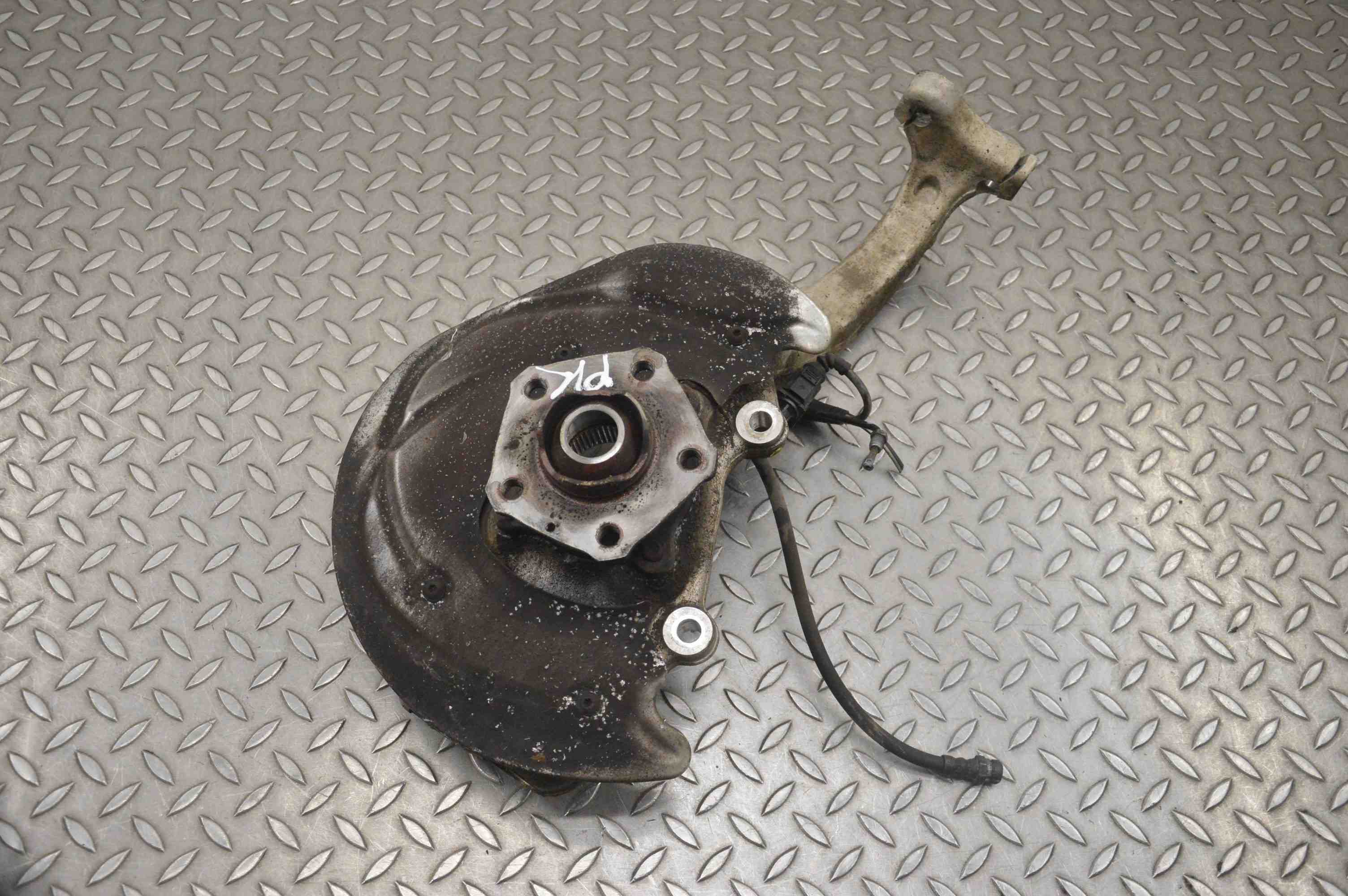 AUDI Q5 FY (2016-2024) Front Left Wheel Hub 80A407559 21415980