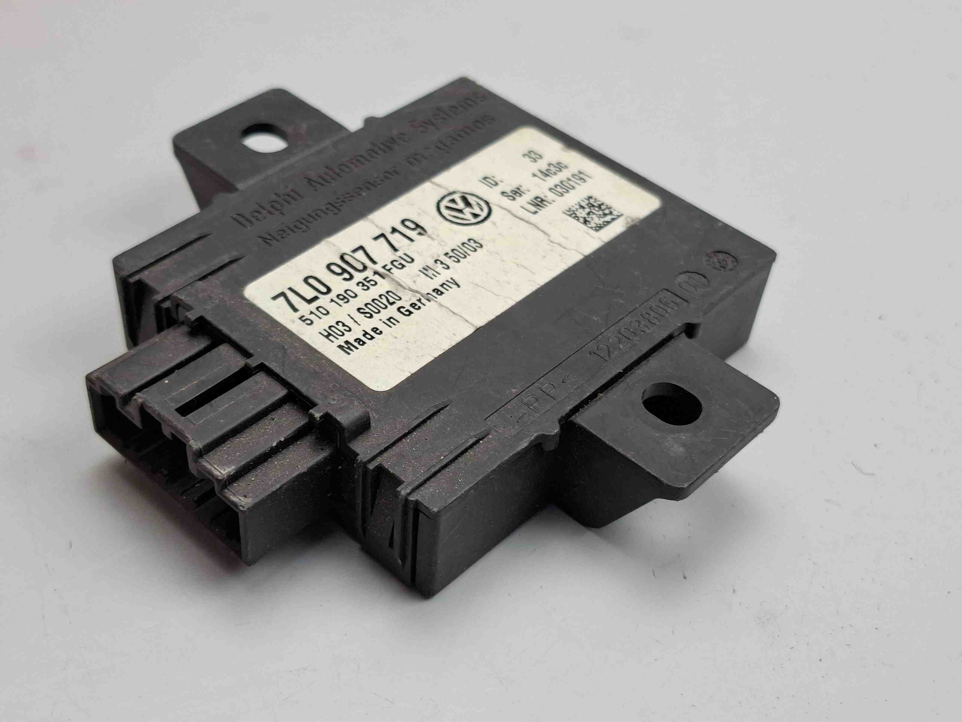 VOLKSWAGEN Phaeton 1 generation (2002-2016) Alarm Signal Control Unit 7L0907719 32395268