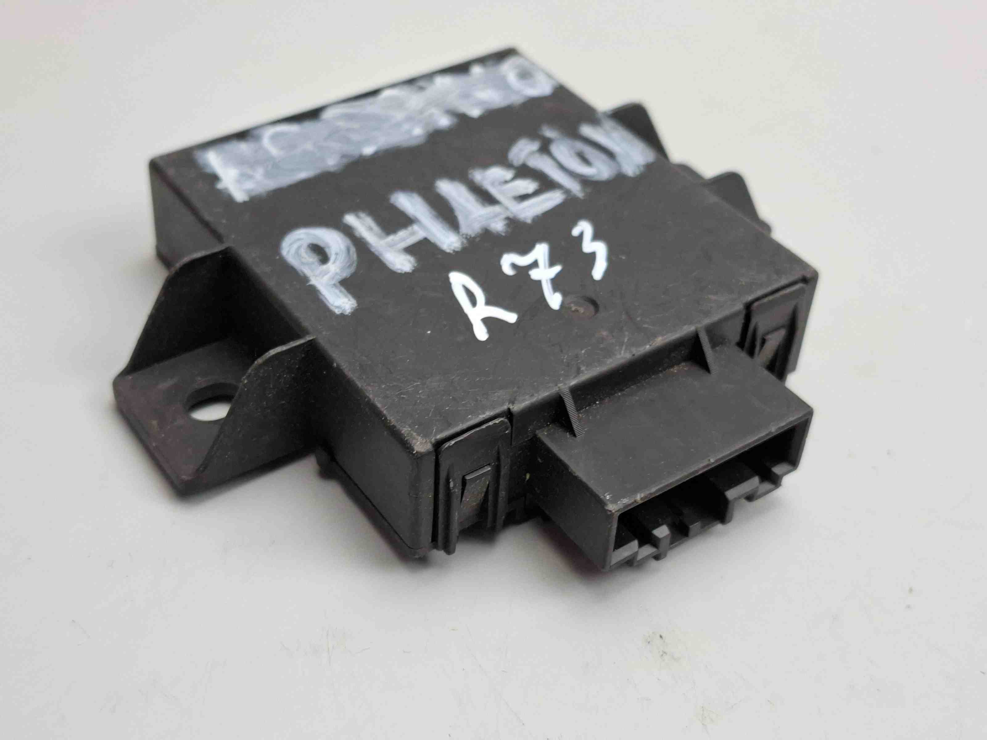 VOLKSWAGEN Phaeton 1 generation (2002-2016) Alarm Signal Control Unit 7L0907719 32395268
