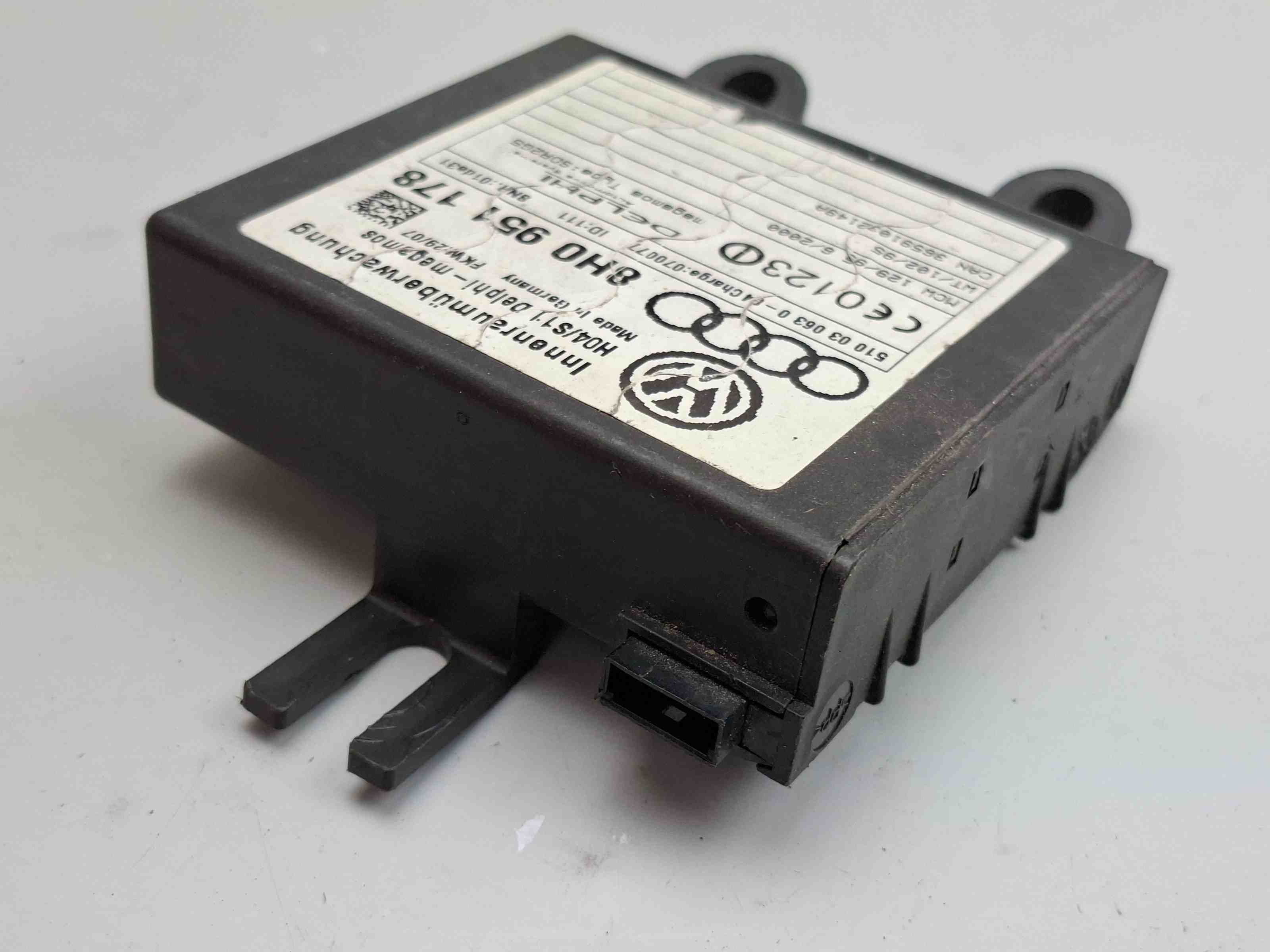 AUDI A4 B7/8E (2004-2008) Alarm Signal Control Unit 8H0951178 32395510
