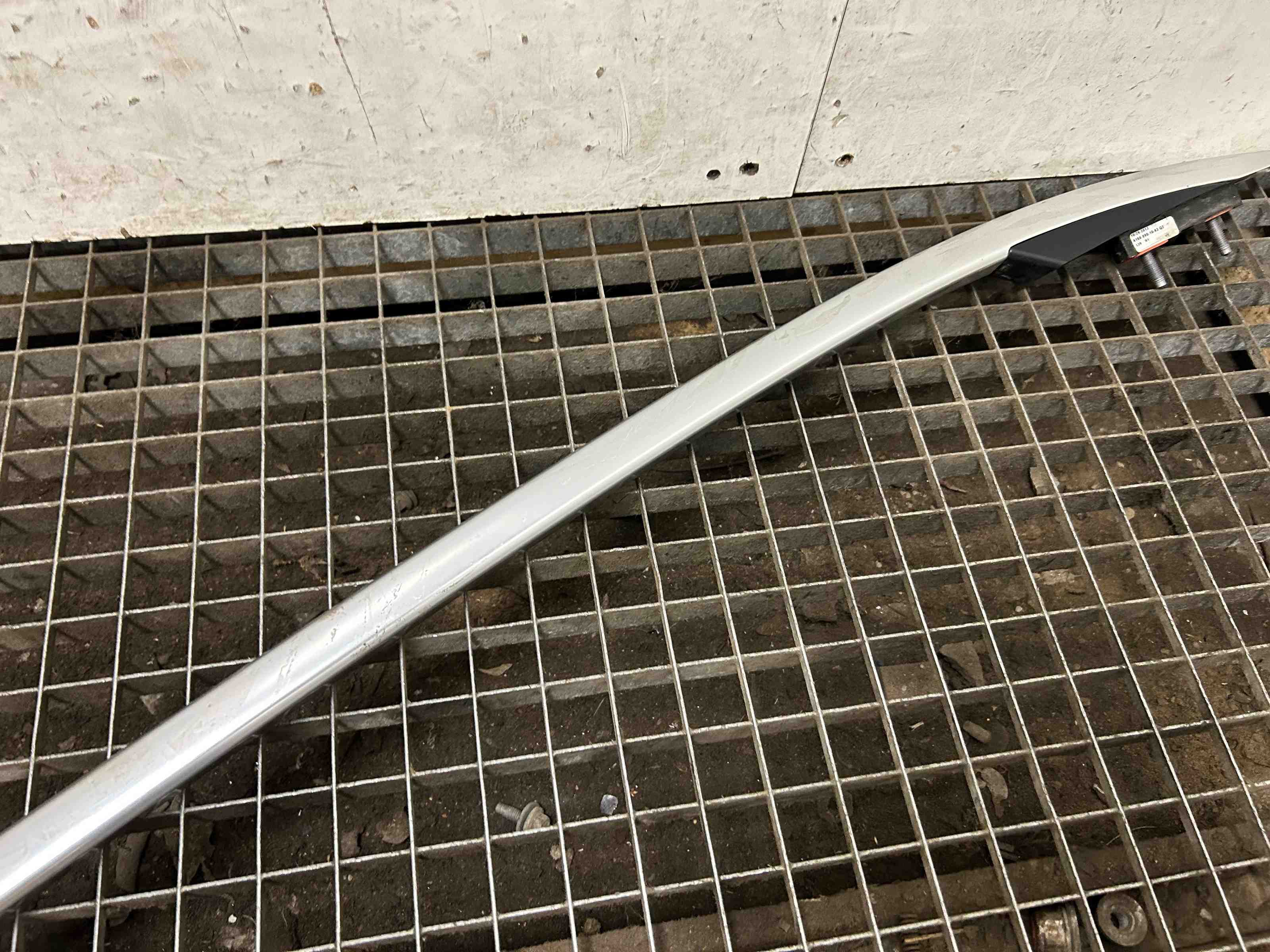 MERCEDES-BENZ GL-Class X166 (2012-2015) Labās puses jumta sliede A1668901093 32395202