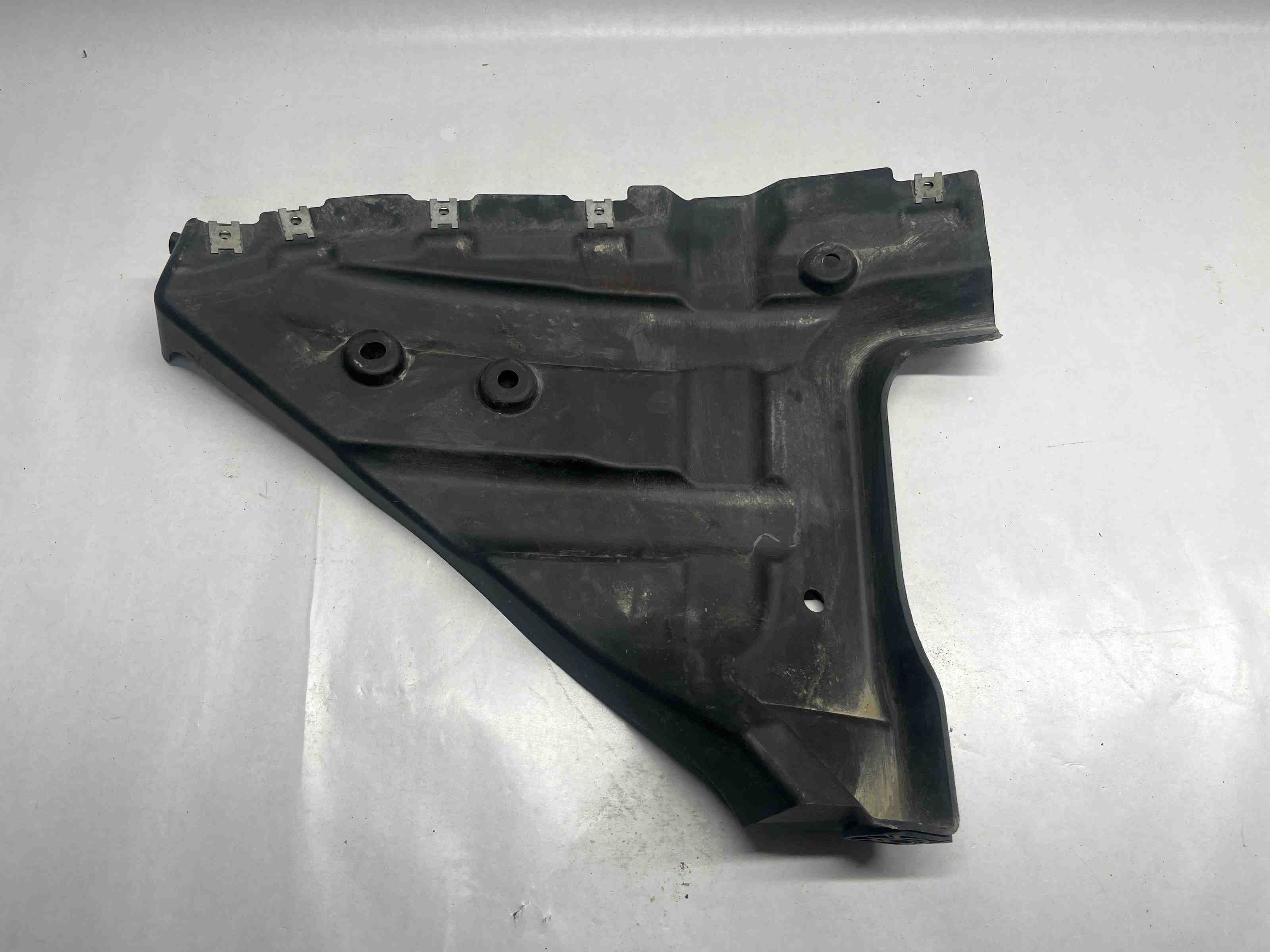 RAM Ram 4 generation (2008-2023) Rear Right Bottom Protection 68365743AA 32396211