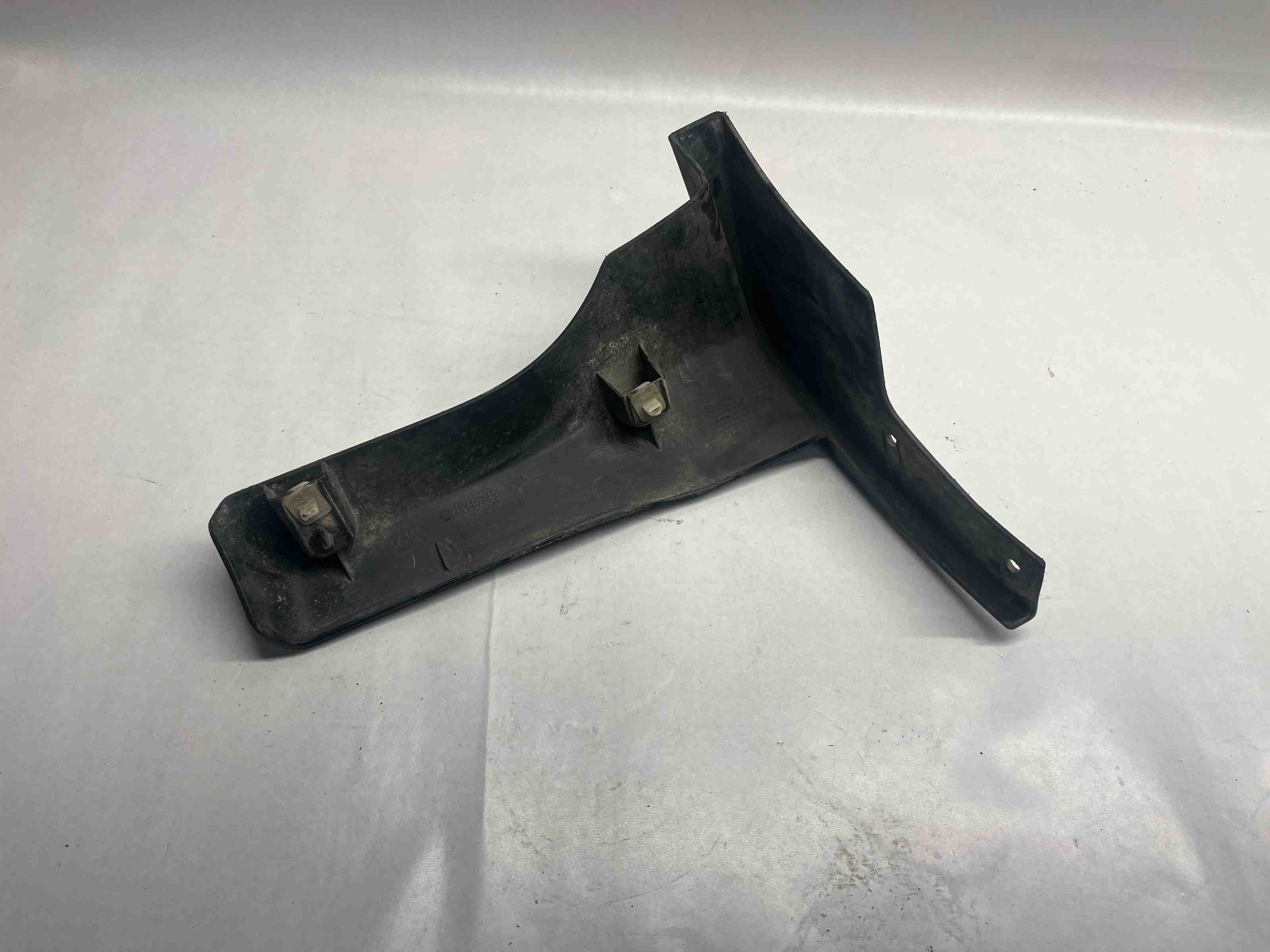 RAM Ram 4 generation (2008-2023) Rear Right Mudguard 68275918AB 32397015
