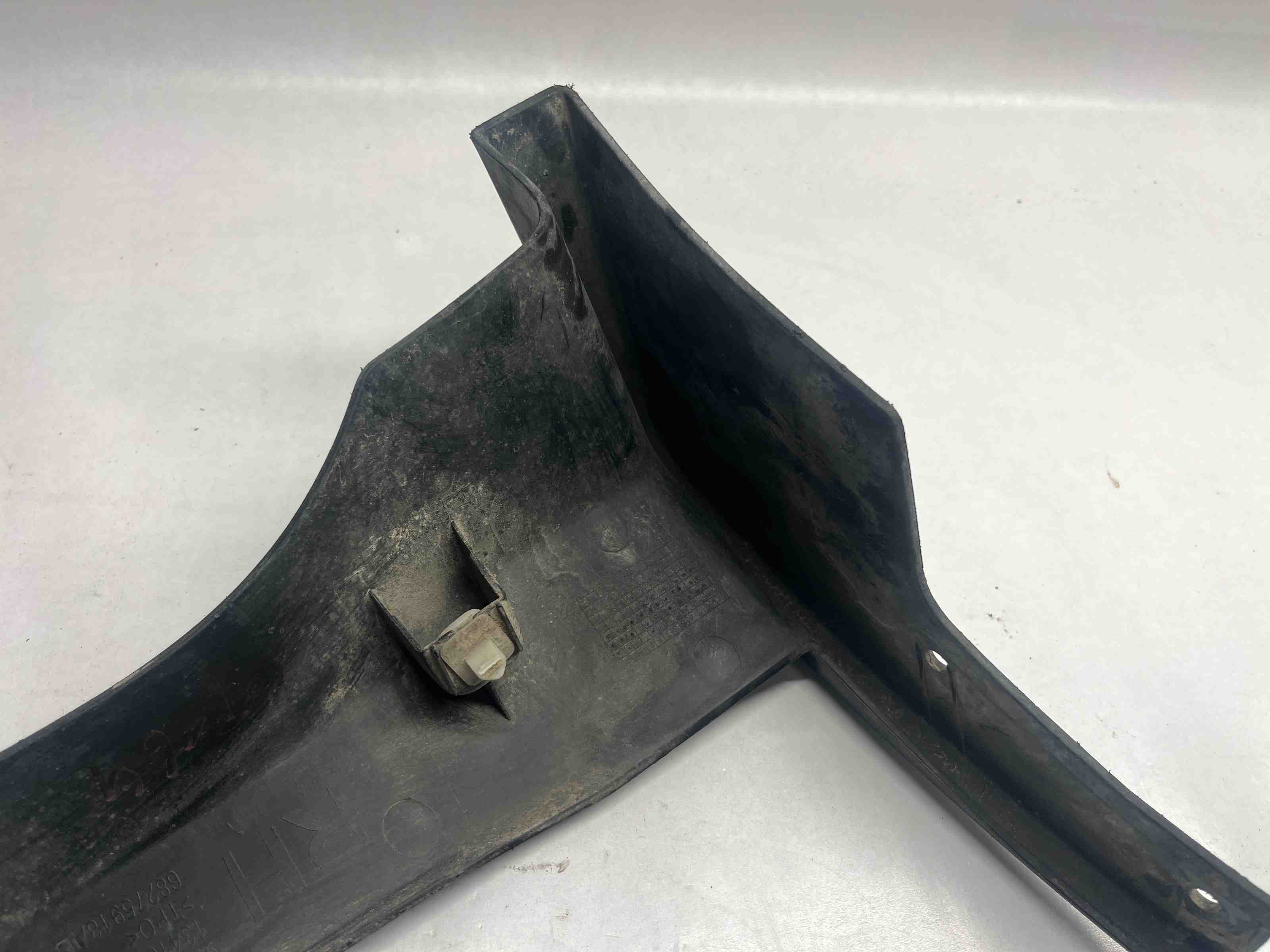 RAM Ram 4 generation (2008-2023) Rear Right Mudguard 68275918AB 32397015