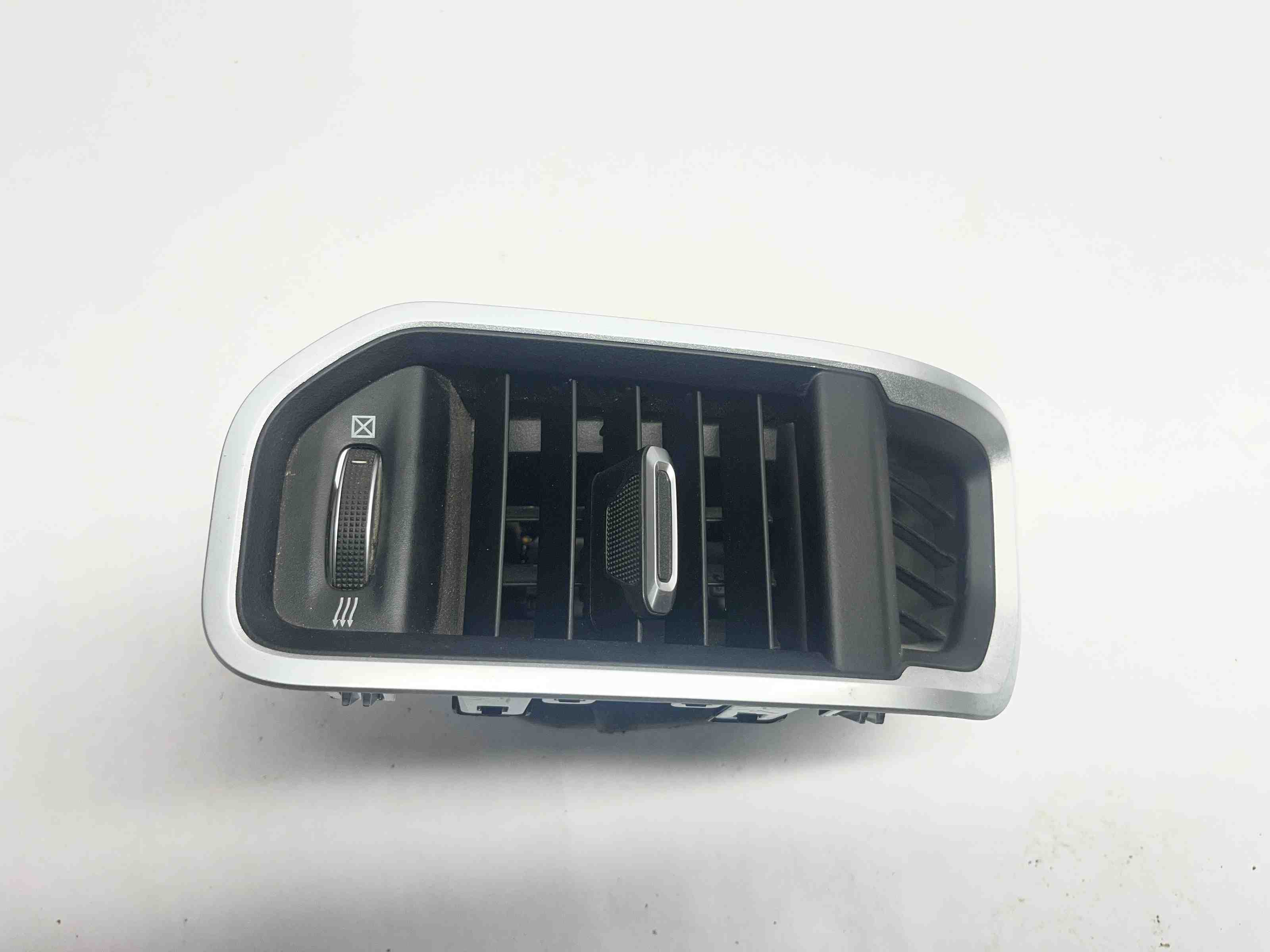 RAM Ram 4 generation (2008-2023) Instrumentu paneļa gaisa kanāli 5YK061X7AD 32397053