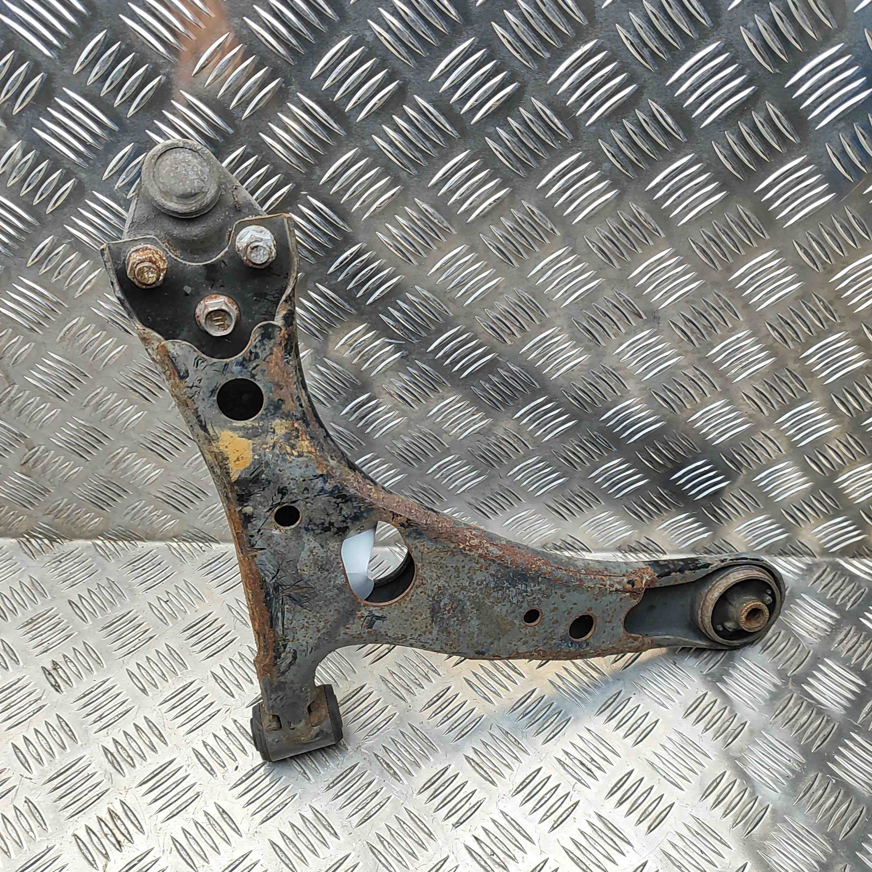 TOYOTA Celica 7 generation (1999-2006) Нижний рычаг передний левый 48069-20381 32030782