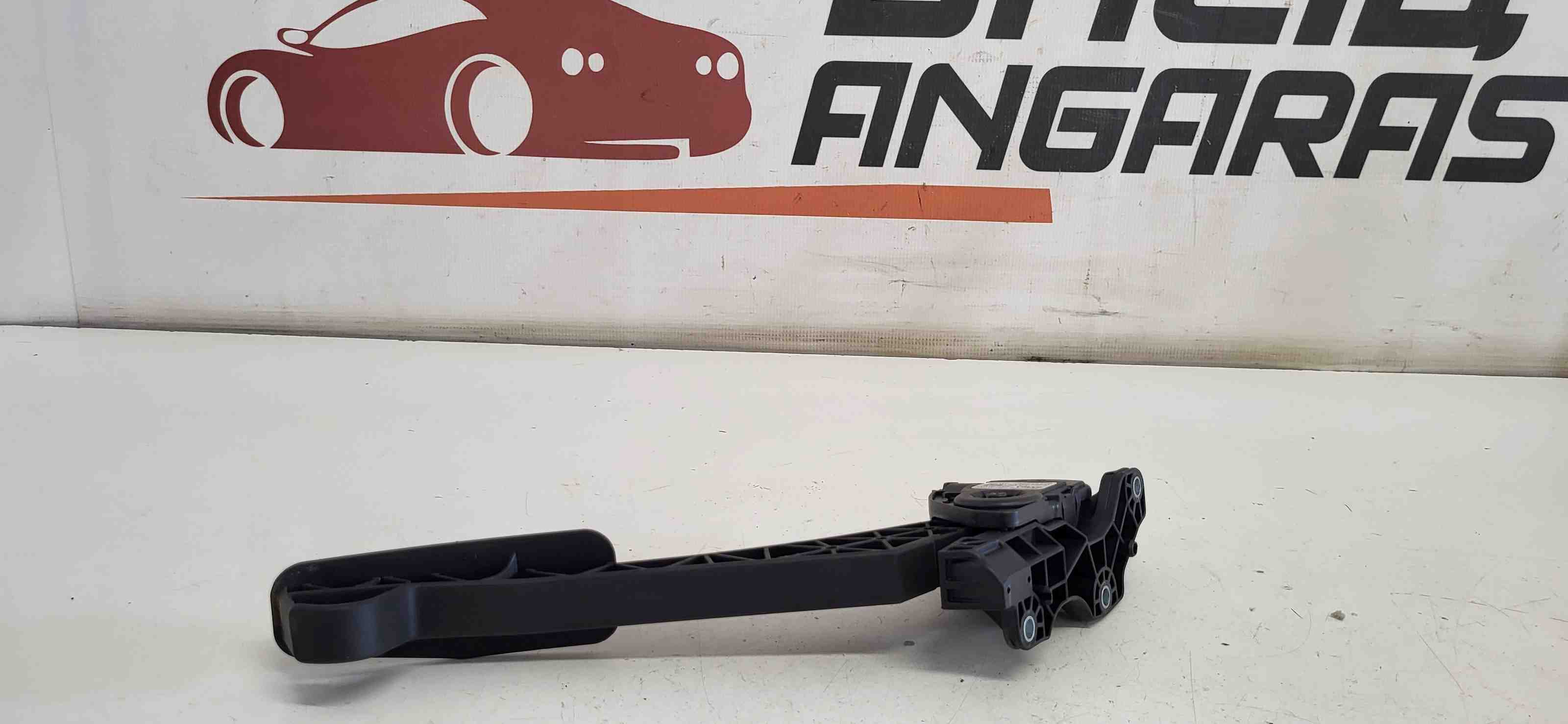 VOLVO V70 3 generation (2007-2020) Akseleratora / gāzes pedālis 30715175 32395927