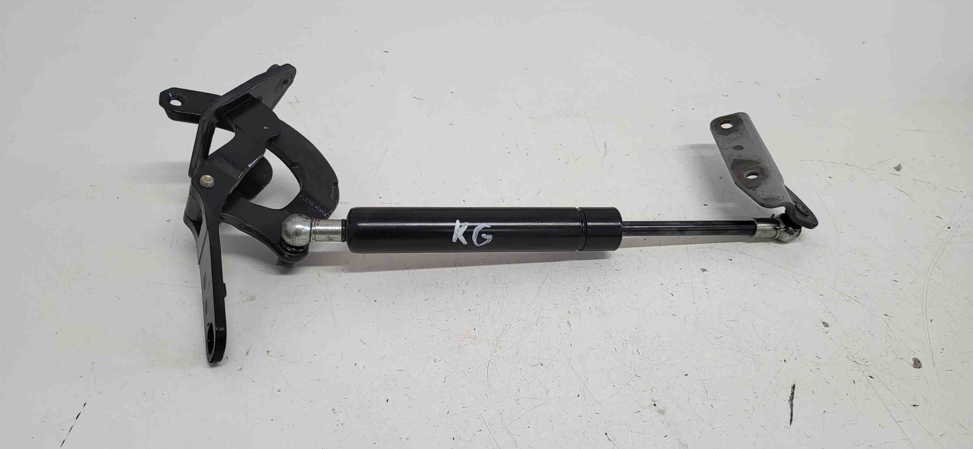 VOLVO V70 3 generation (2007-2020) Left Side Tailgate Gas Strut 9483033 32396035