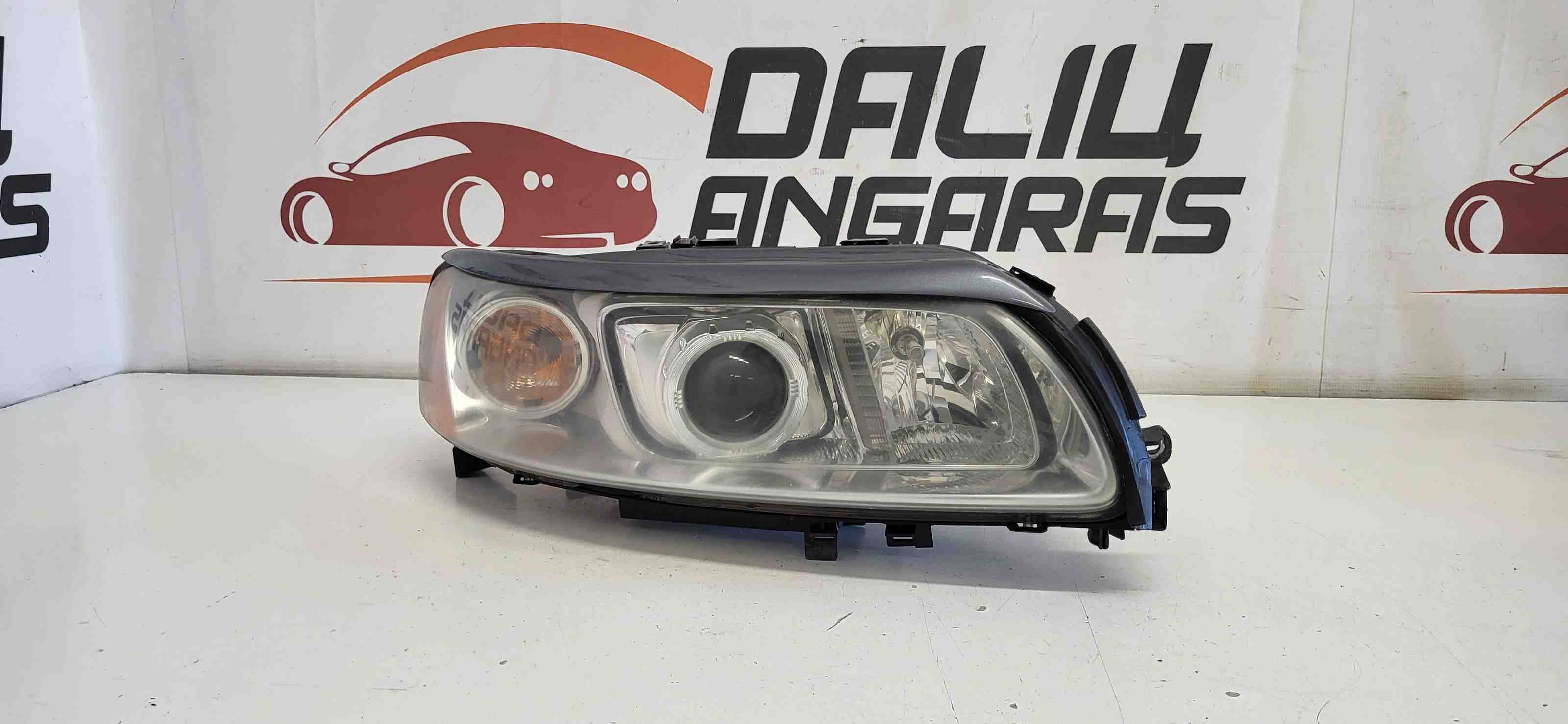 VOLVO V70 3 generation (2007-2020) Фара передняя правая 31111181 32396813