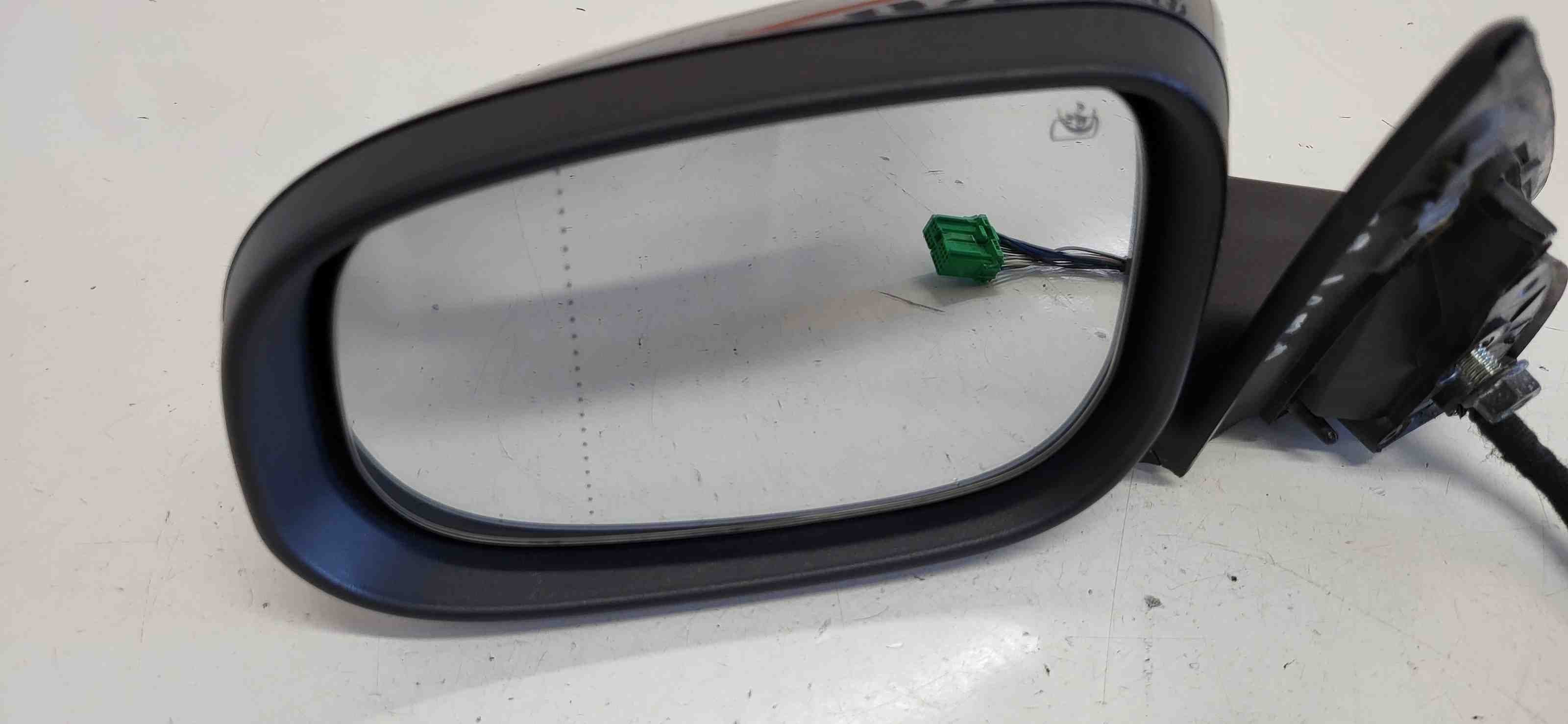 VOLVO V70 3 generation (2007-2020) Left Side Wing Mirror 3303009 32397007