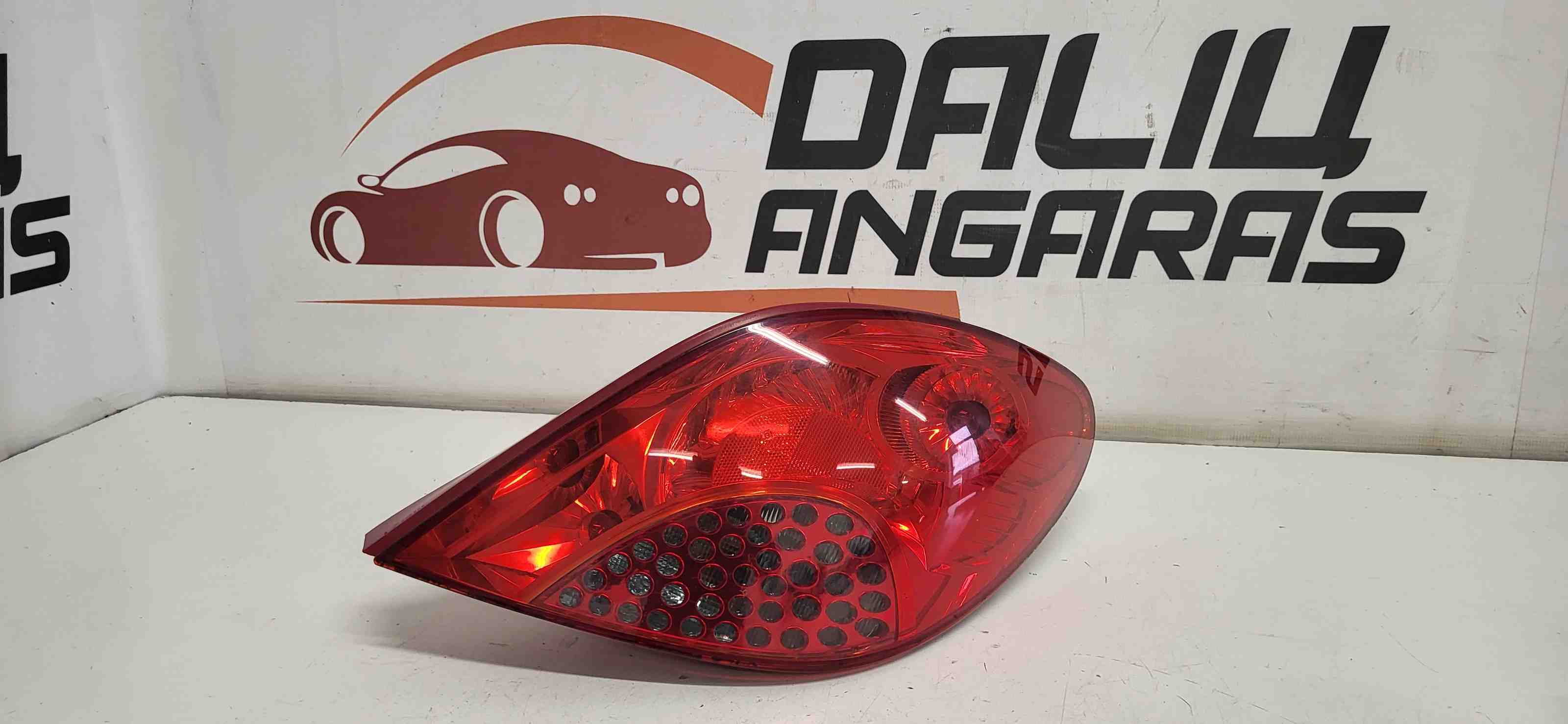 PEUGEOT 207 1 generation (2006-2009) Vänster bakljus bak 964998668003 32403358