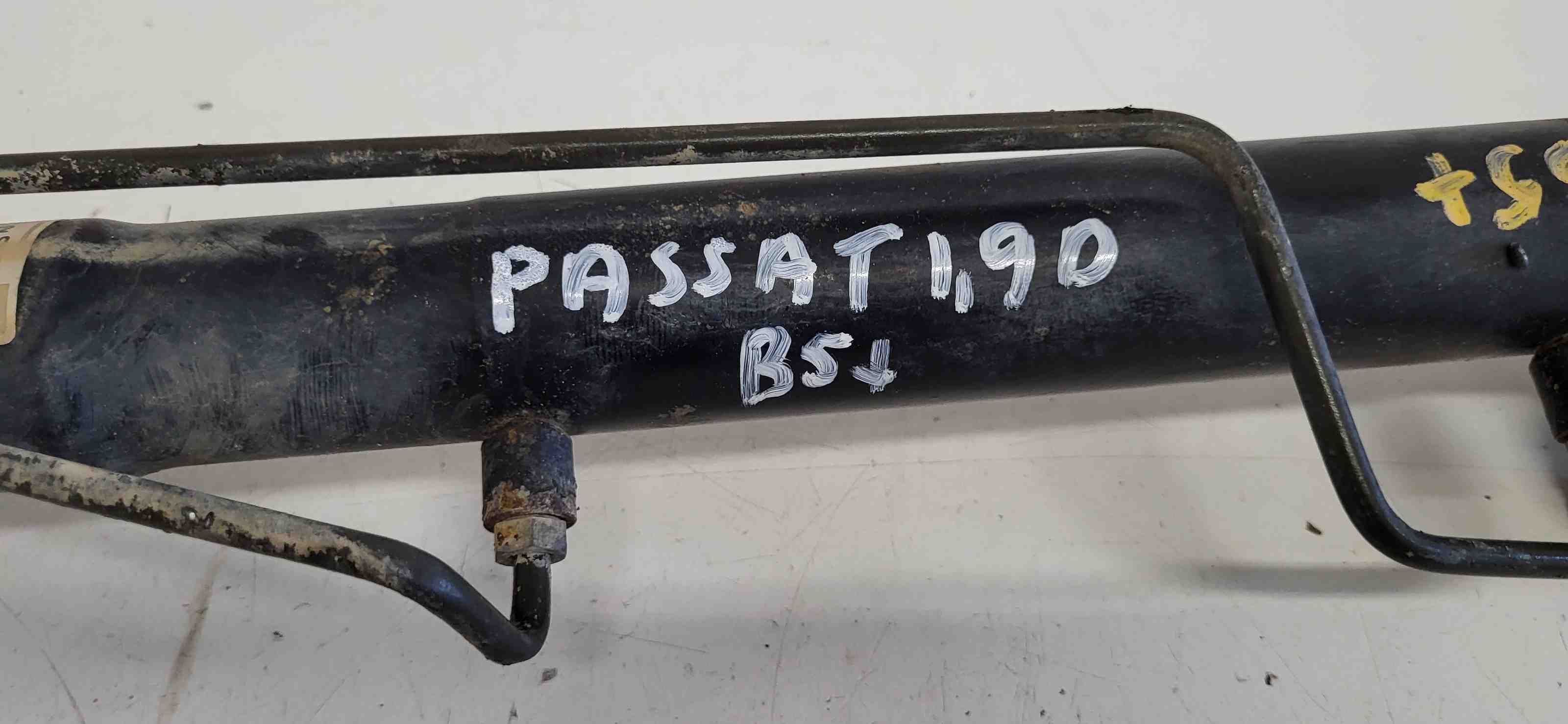 VOLKSWAGEN Passat B5 (1996-2005) Riadiaca skriňa 8D1422072 32403935