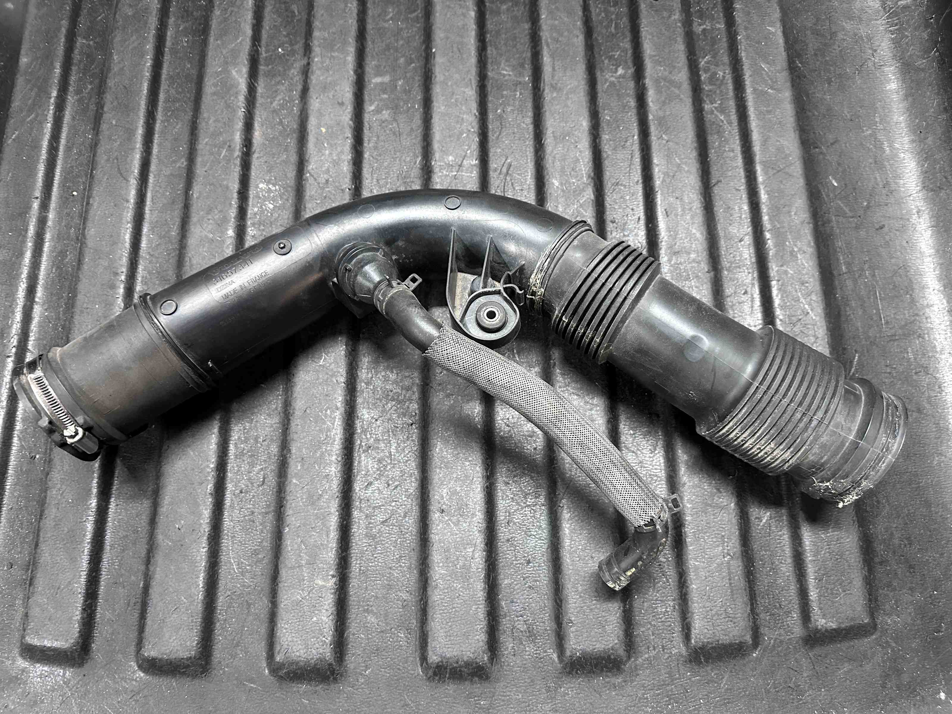 VOLVO S90 2 generation (2016-2023) Air Intake Tube 31657341,1203823S01,194675S01 32393970