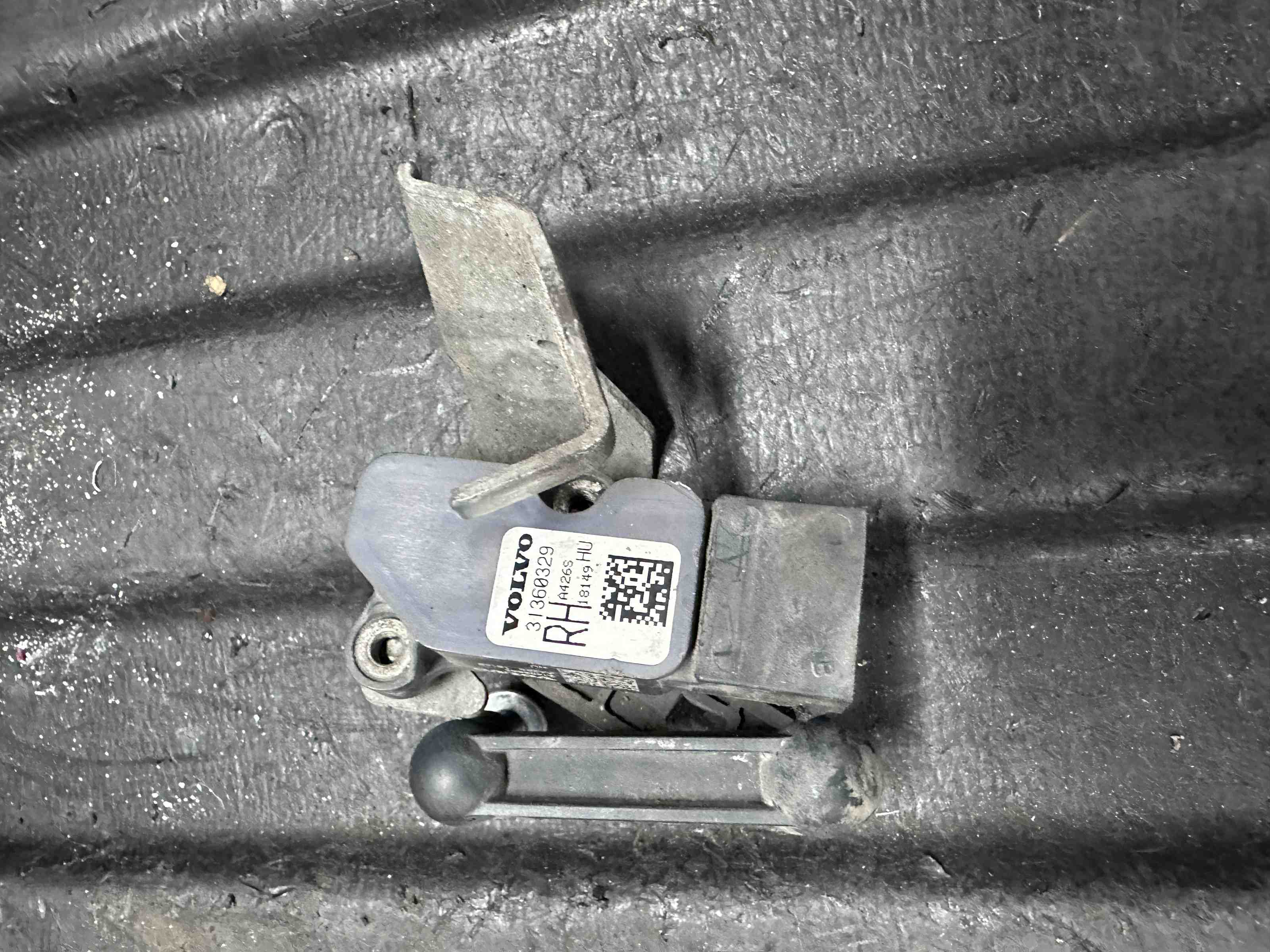 VOLVO S90 2 generation (2016-2023) Front Right Level Sensor 31360329,A425S,31406583,18149 32411531
