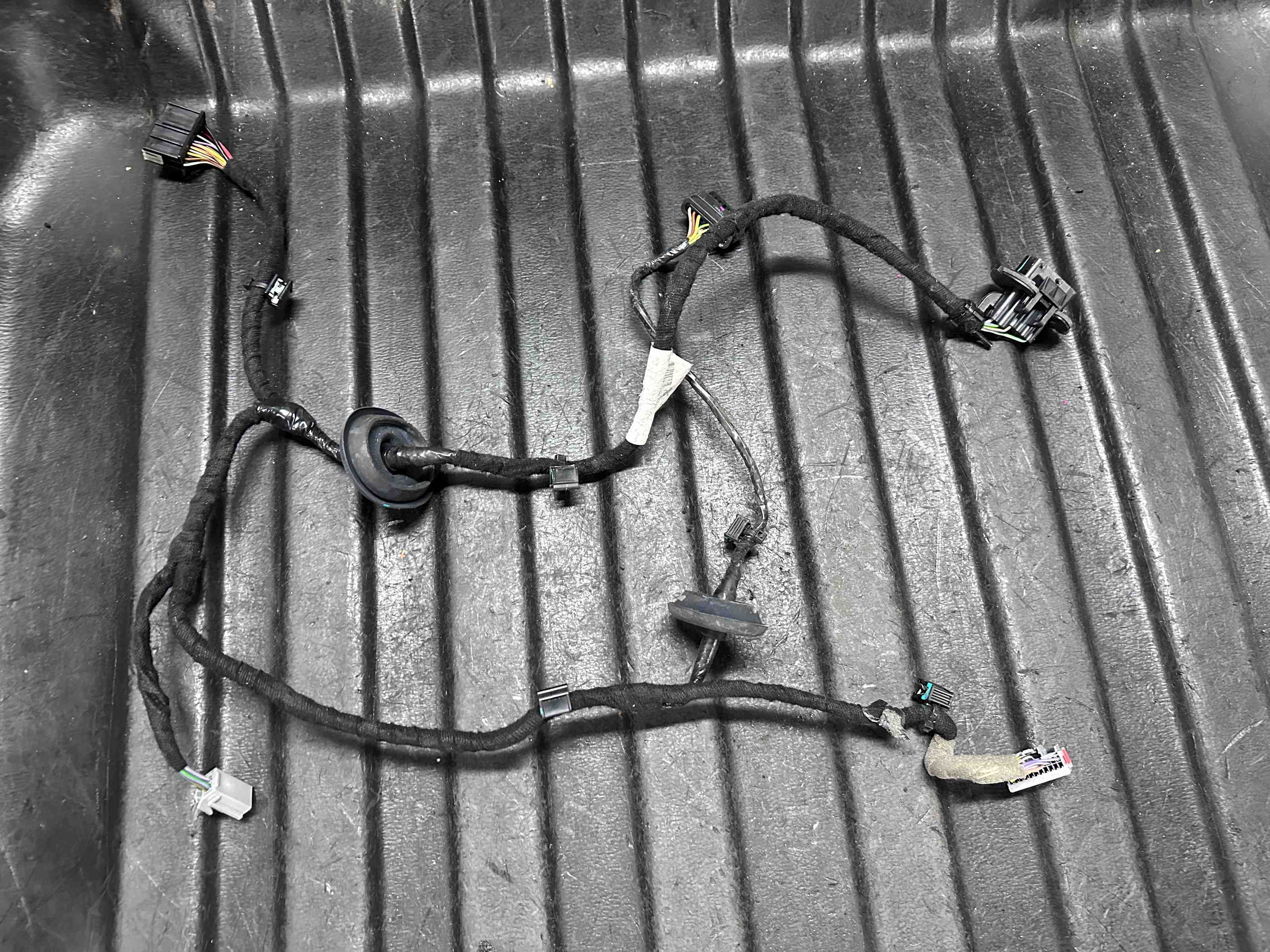 VOLVO S90 2 generation (2016-2023) Aizmugurējo kreiso durvju elektroinstalācija 30644906,31483490 32412140