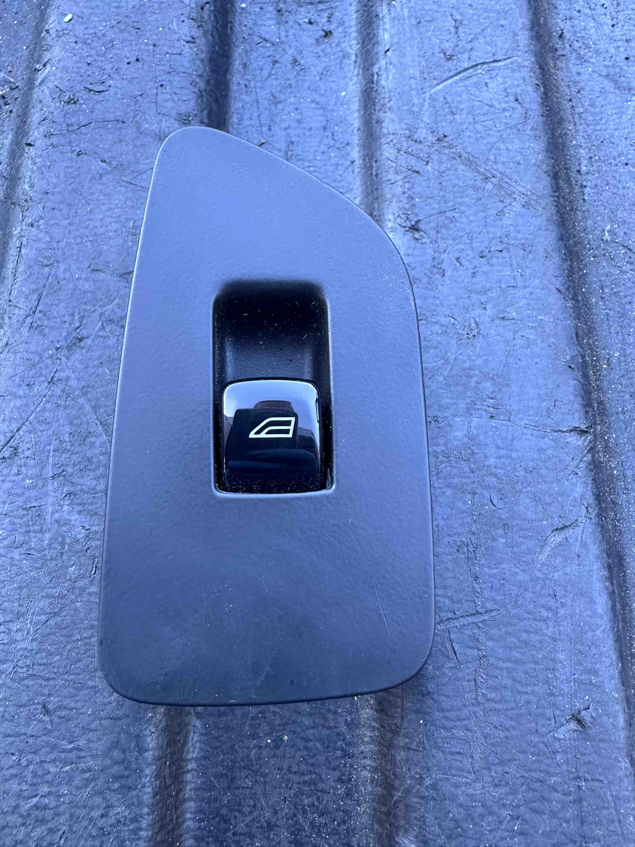 VOLVO S90 2 generation (2016-2023) Priekšējo kreiso durvju logu pacēlāja slēdži 31376458 32553941
