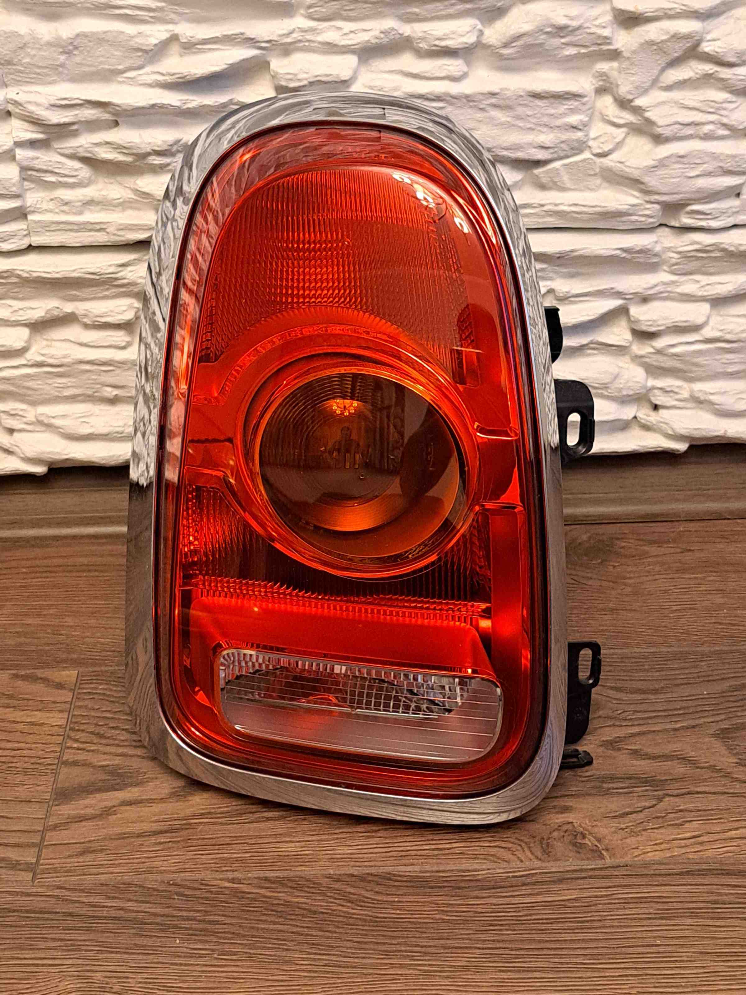 MINI Countryman 2 generation (F60) (2016-2024) Vänster bakljus bak 32403026
