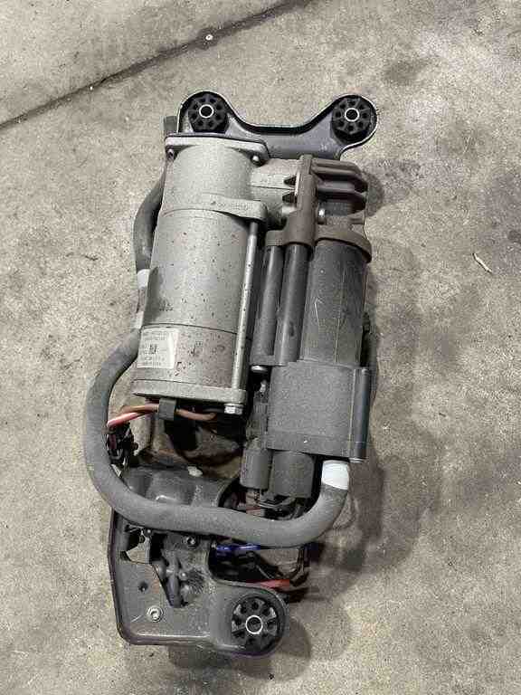 BMW X5 F15 (2013-2018) Suspension Compressor 4430200231 32414976