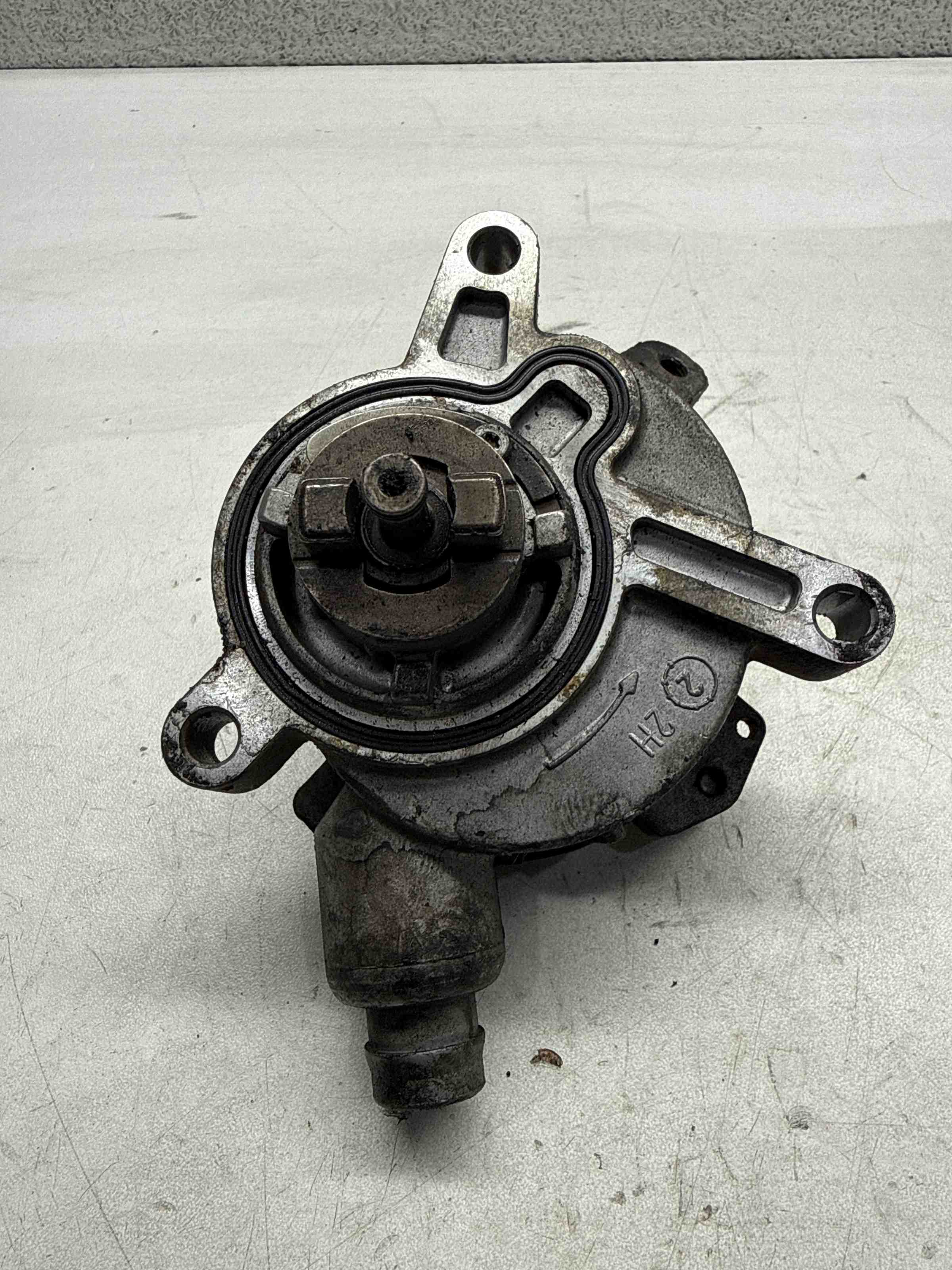 VOLVO V70 2 generation (2000-2008) Vacuum Pump 08658230 32408125