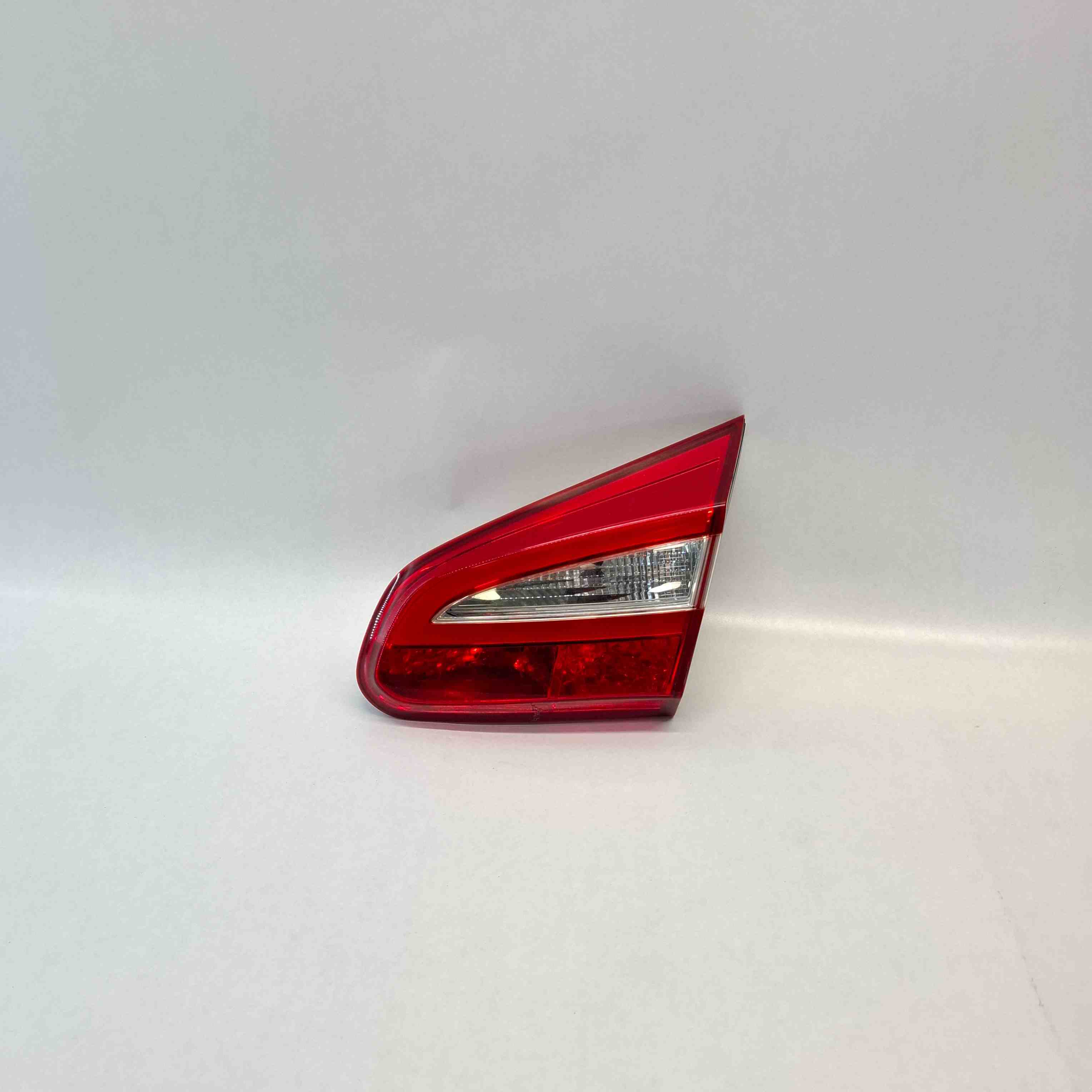 KIA Cee'd 2 generation (2012-2018) Aizmugurējais labais lukturis 92404-A2200 32380860