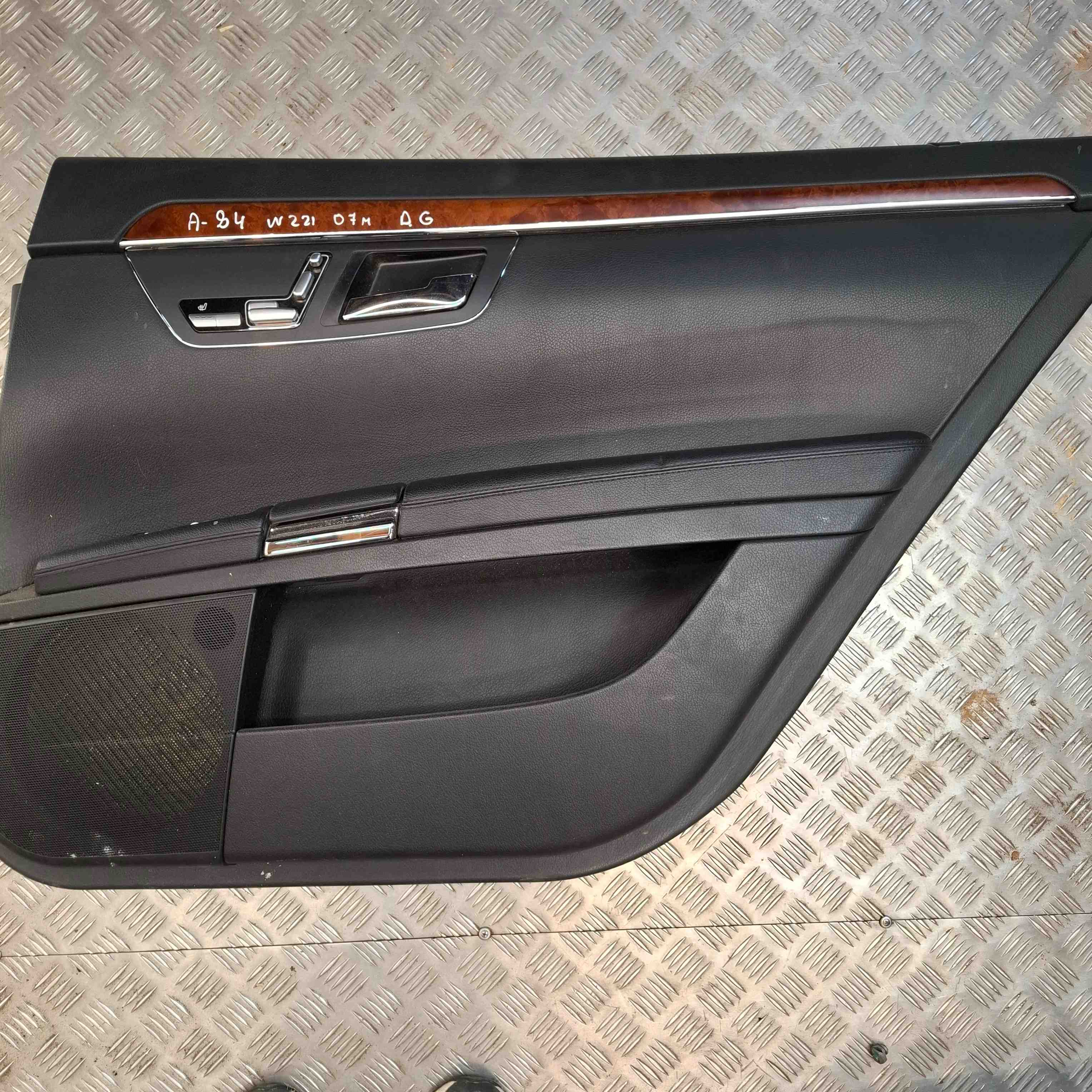 MERCEDES-BENZ S-Class W221 (2005-2013) Внутренние сиденья с комплектом дверных карт 32391970