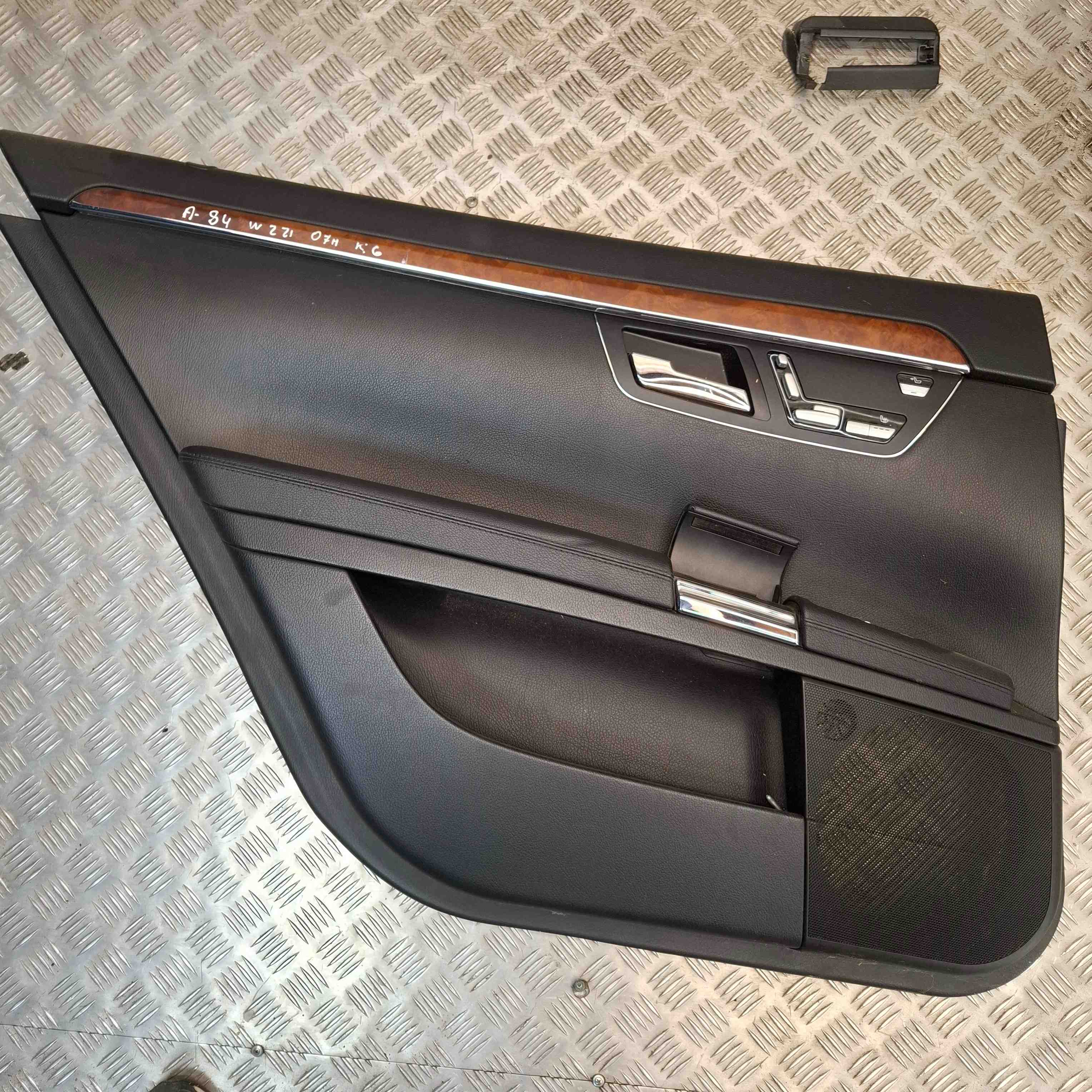 MERCEDES-BENZ S-Class W221 (2005-2013) Внутренние сиденья с комплектом дверных карт 32391970