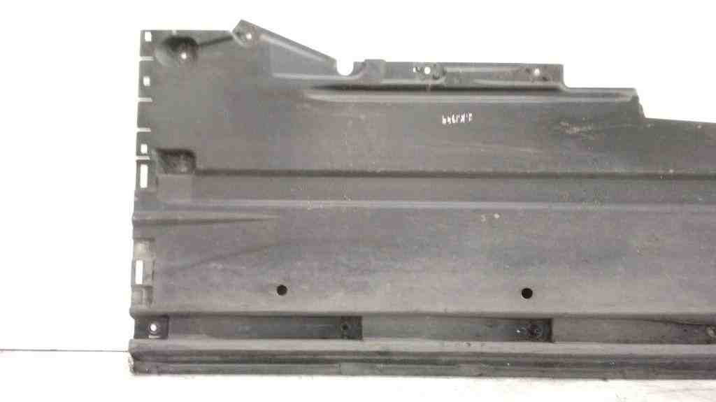 AUDI A4 B7/8E (2004-2008) Aizmugurējais vidējais apakšējais aizsargs 8K0825207B,8T8825207A,8F0825207,8T8825207,8K9825207,8K0825207C,8F0825207A 32416789