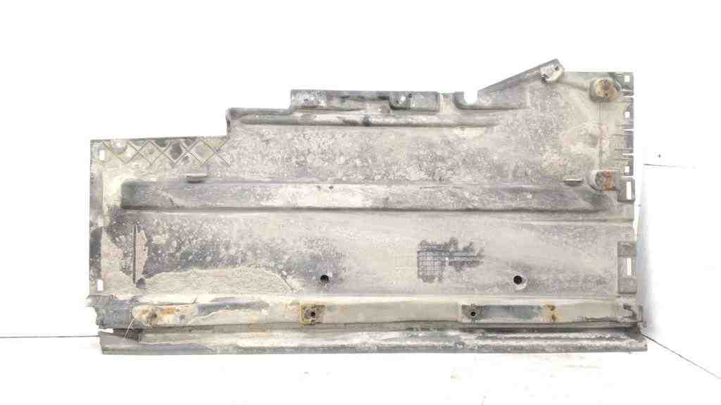 AUDI A4 B7/8E (2004-2008) Задняя средняя нижняя защита 8K0825207B,8T8825207A,8F0825207,8T8825207,8K9825207,8K0825207C,8F0825207A 32416789
