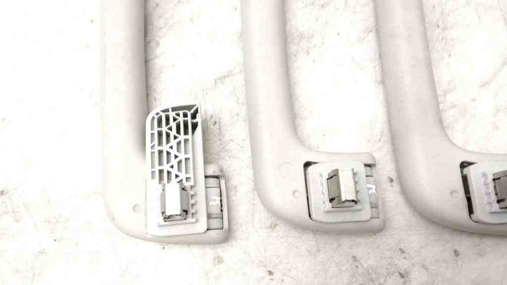 AUDI A4 B7/8E (2004-2008) Front Left Roof Handle 8K0857607 32417095