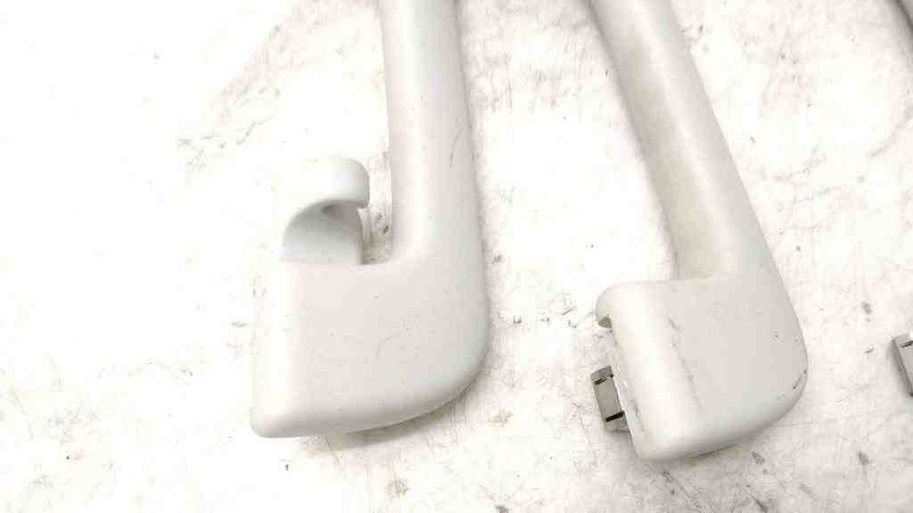 AUDI A4 B7/8E (2004-2008) Front Left Roof Handle 8K0857607 32417095