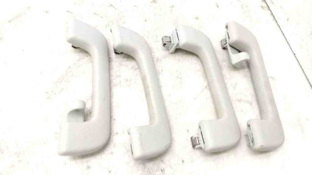 AUDI A4 B7/8E (2004-2008) Front Left Roof Handle 8K0857607 32417095
