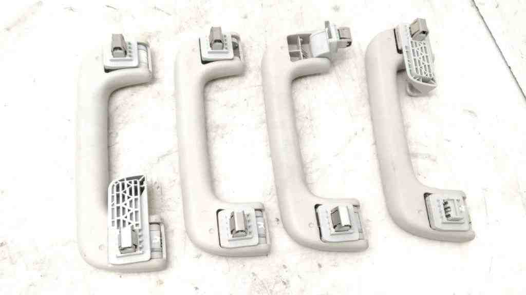 AUDI A4 B7/8E (2004-2008) Front Left Roof Handle 8K0857607 32417095