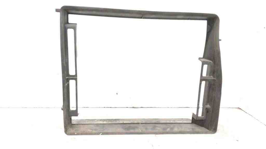 RENAULT Megane 3 generation (2008-2020) Отвод воздуха радиатора 215595656R 32428633