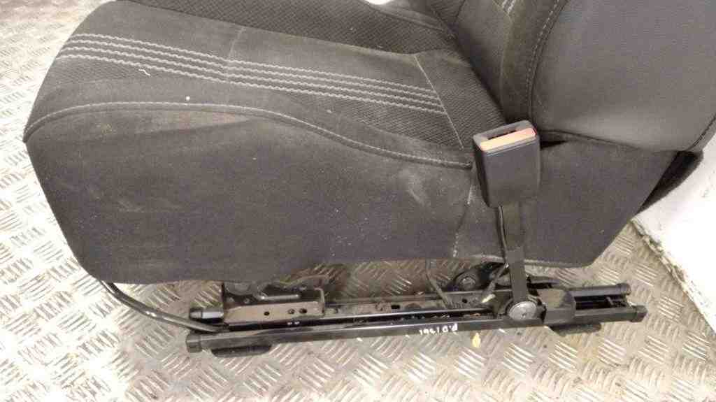 RENAULT Megane 3 generation (2008-2020) Front Right Seat 32429063