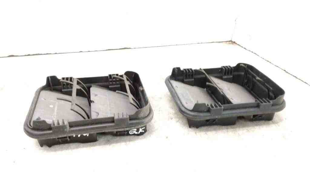 RENAULT Megane 3 generation (2008-2020) Body Ventilation Grilles 93862182 32429450