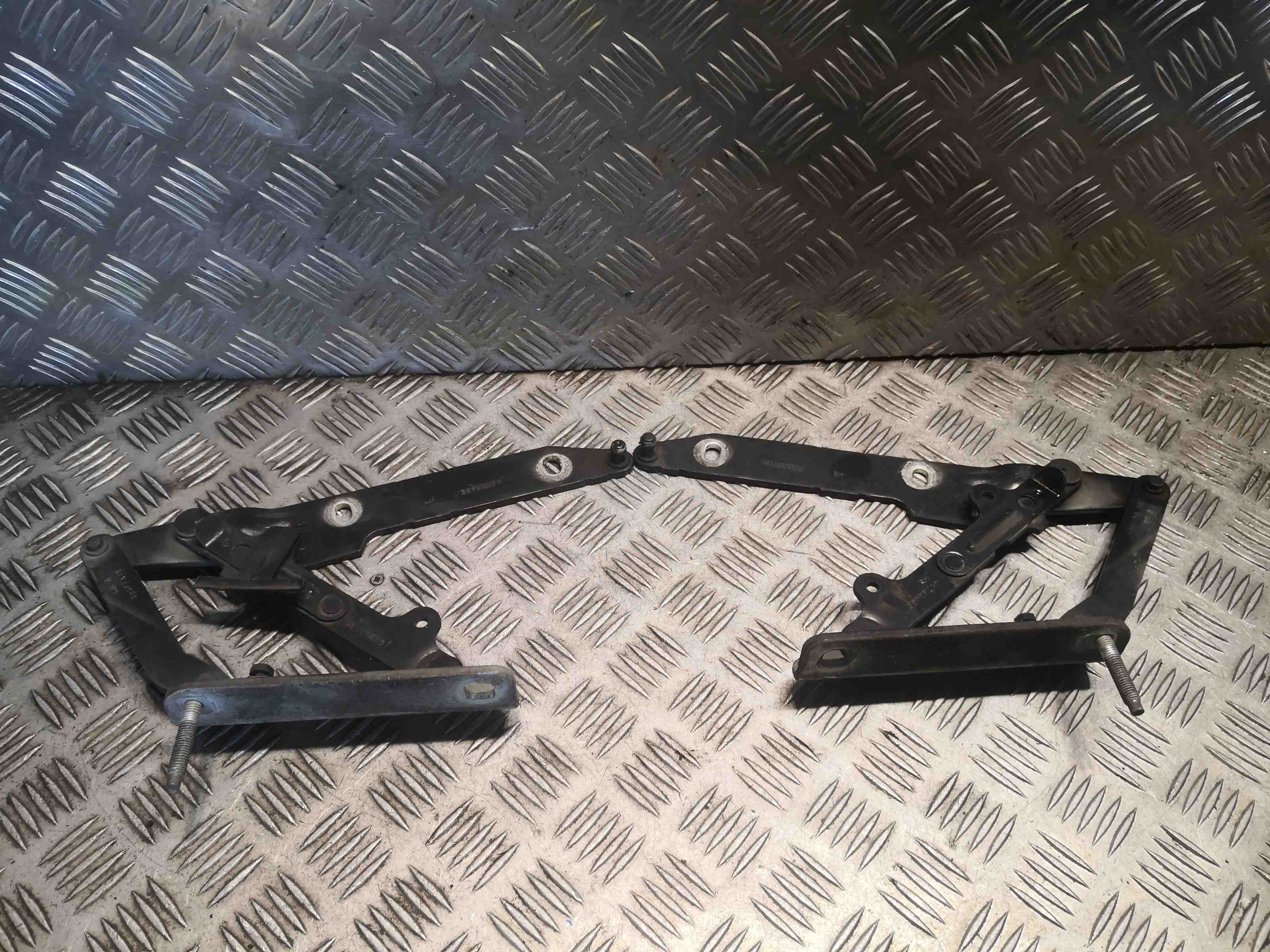 LAND ROVER Range Rover Sport 1 generation (2005-2013) Motora Pārsega Eņģu Komplekts BKB780021,BKB780031,4H2216537AA,4H2216537BA 32396486