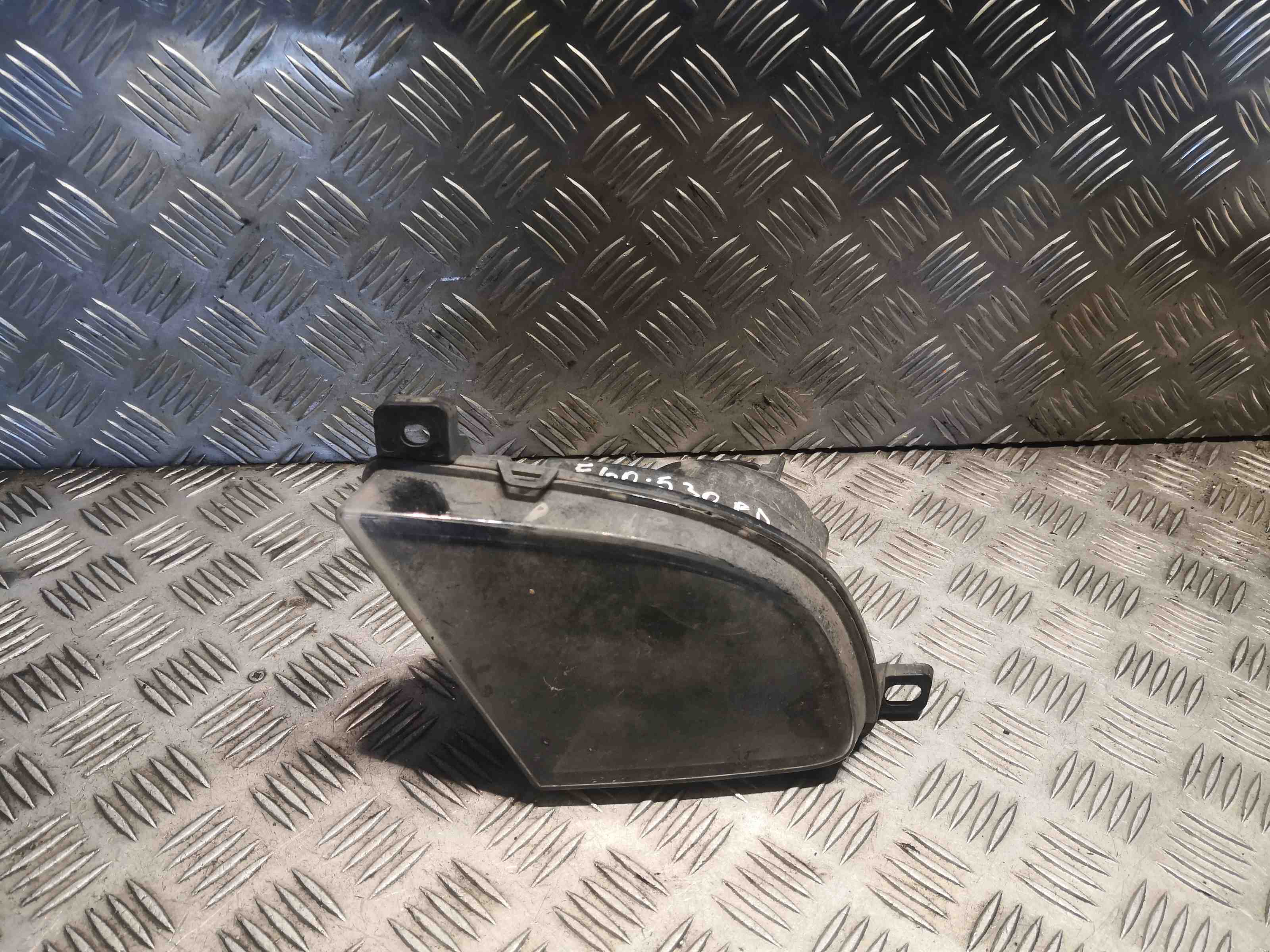 BMW 5 Series E60/E61 (2003-2010) Priekšējais labais miglas lukturis 7177712 32397958