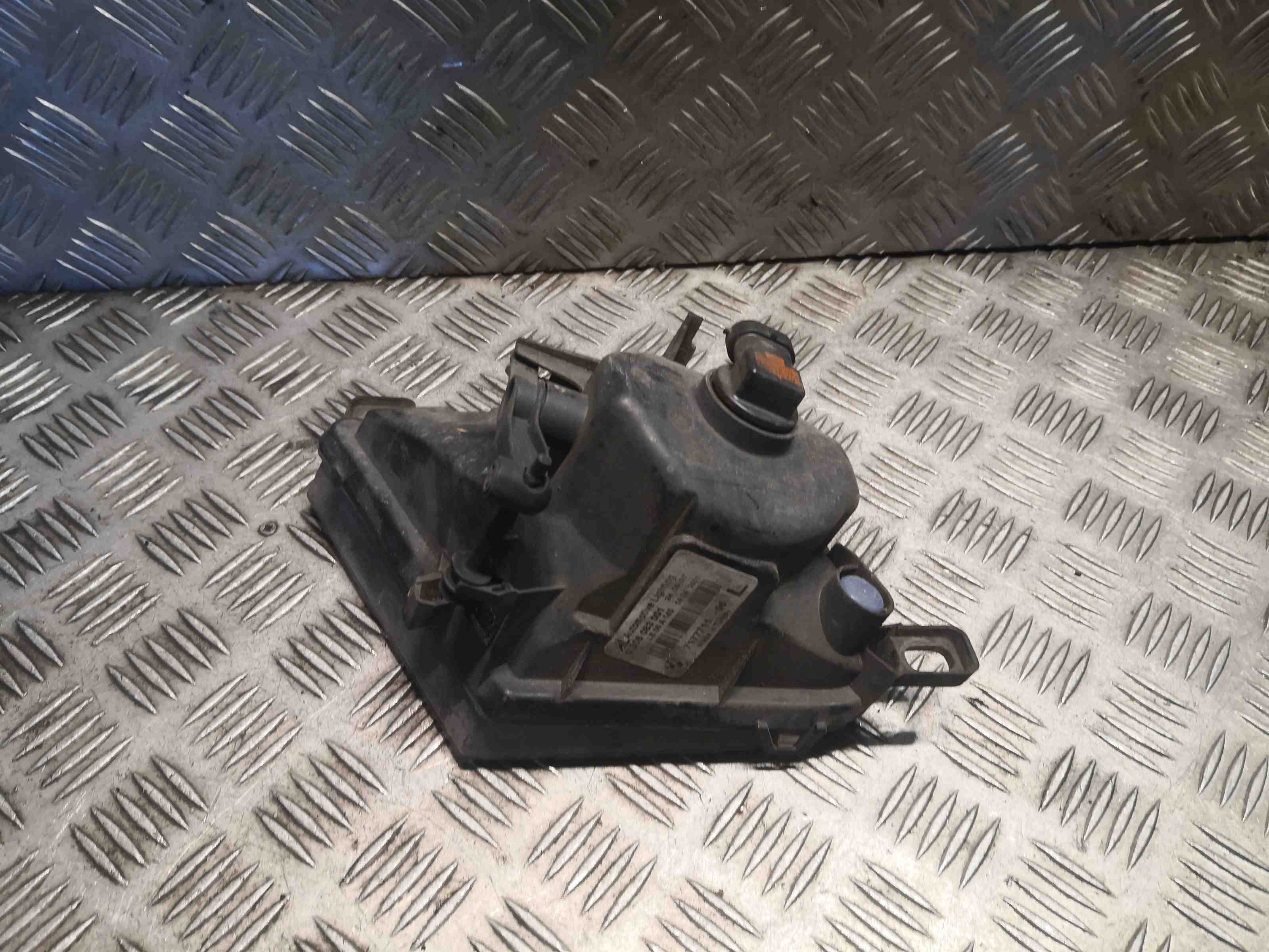 BMW 5 Series E60/E61 (2003-2010) Priekšējais kreisais miglas lukturis 7177711 32398075