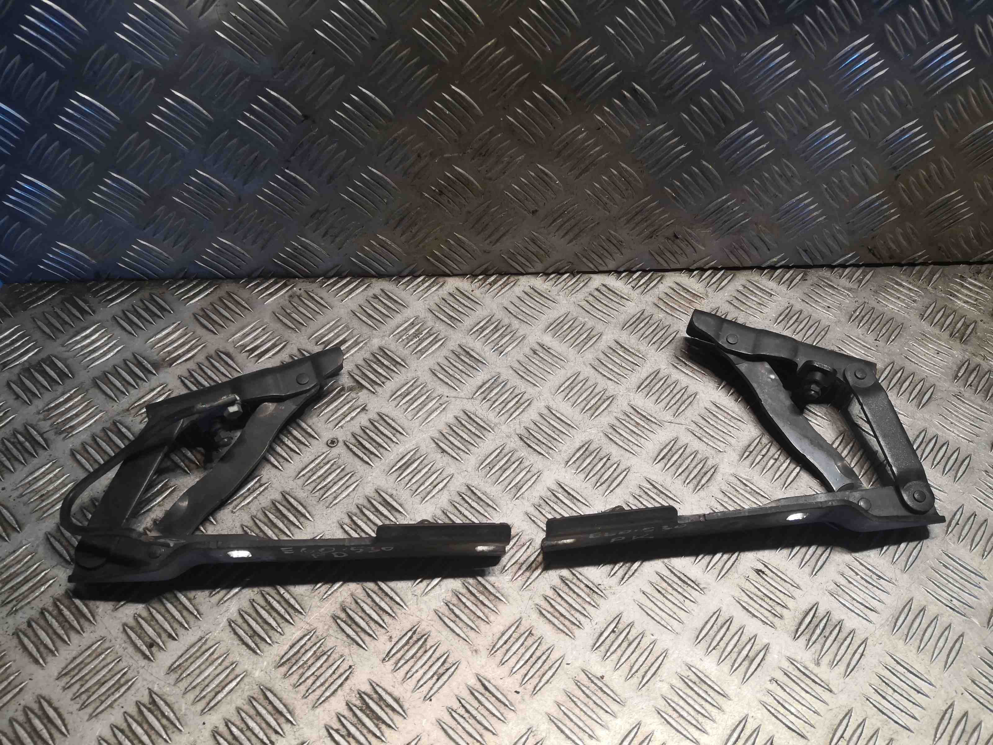BMW 5 Series E60/E61 (2003-2010) Motora Pārsega Eņģu Komplekts 7008728,7008727 32398169