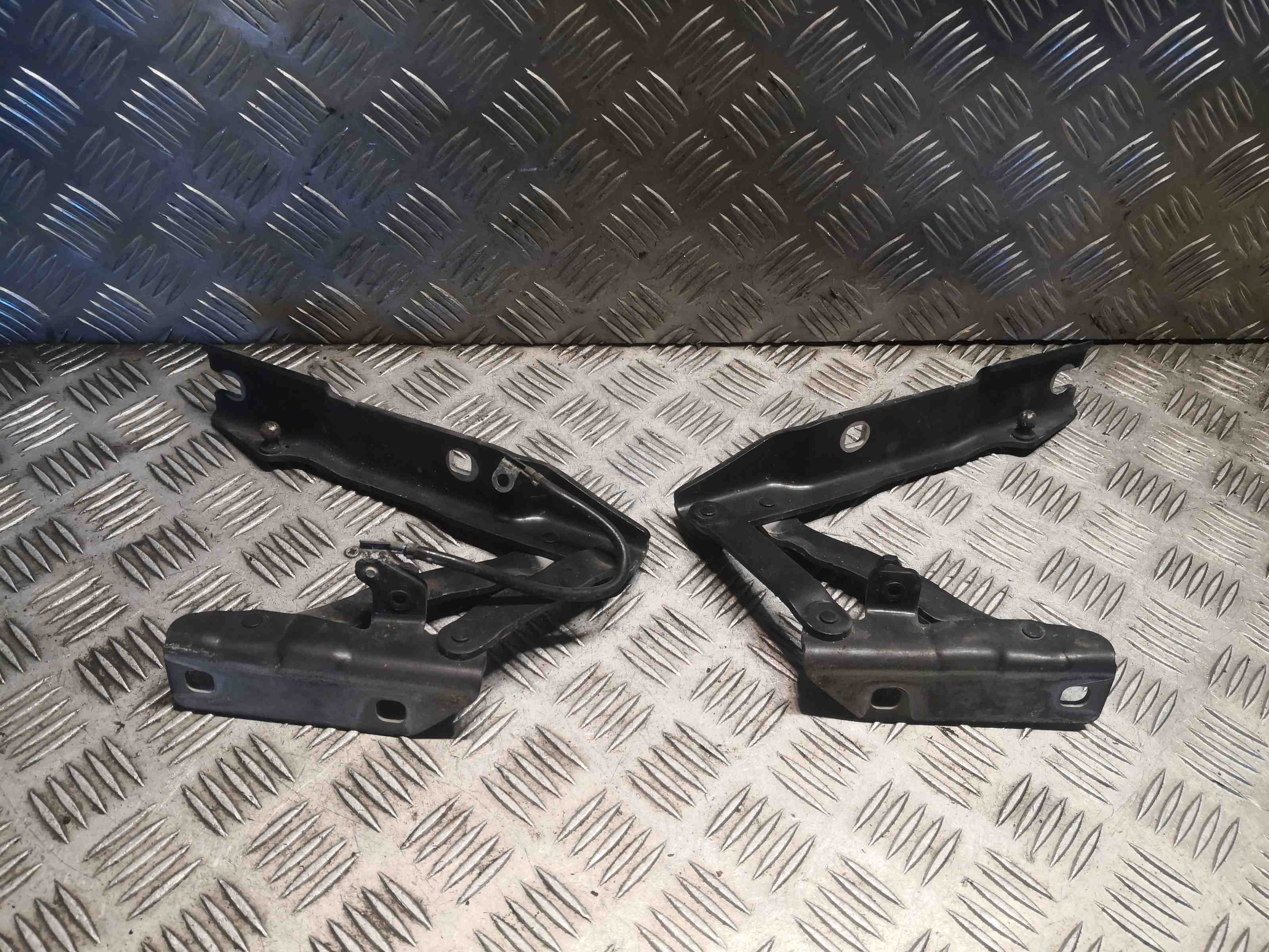 BMW 5 Series E60/E61 (2003-2010) Motora Pārsega Eņģu Komplekts 7008728,7008727 32398169