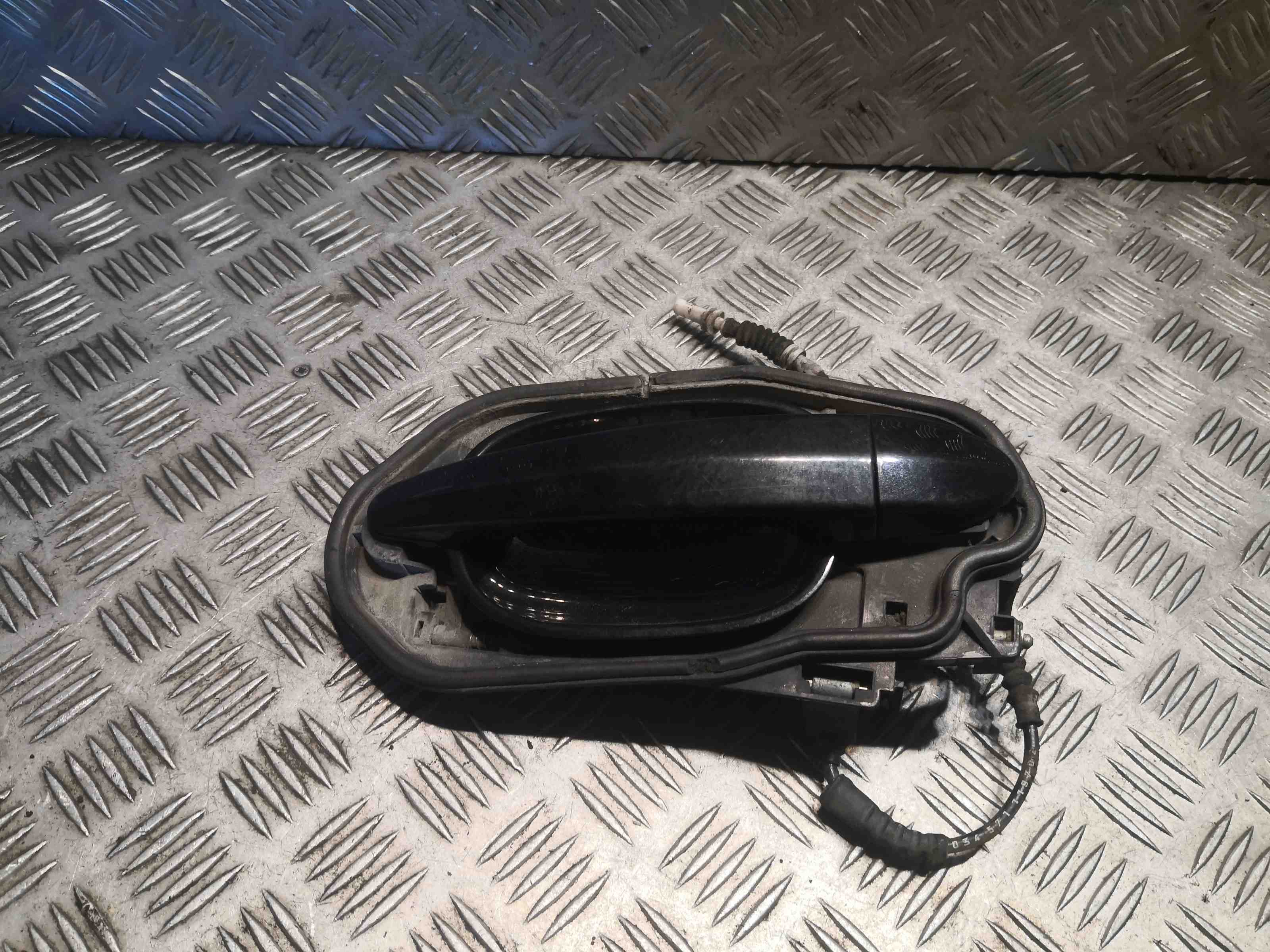 BMW 5 Series E60/E61 (2003-2010) Aizmugurējo labo durvju ārējais rokturis 7199556 32398191