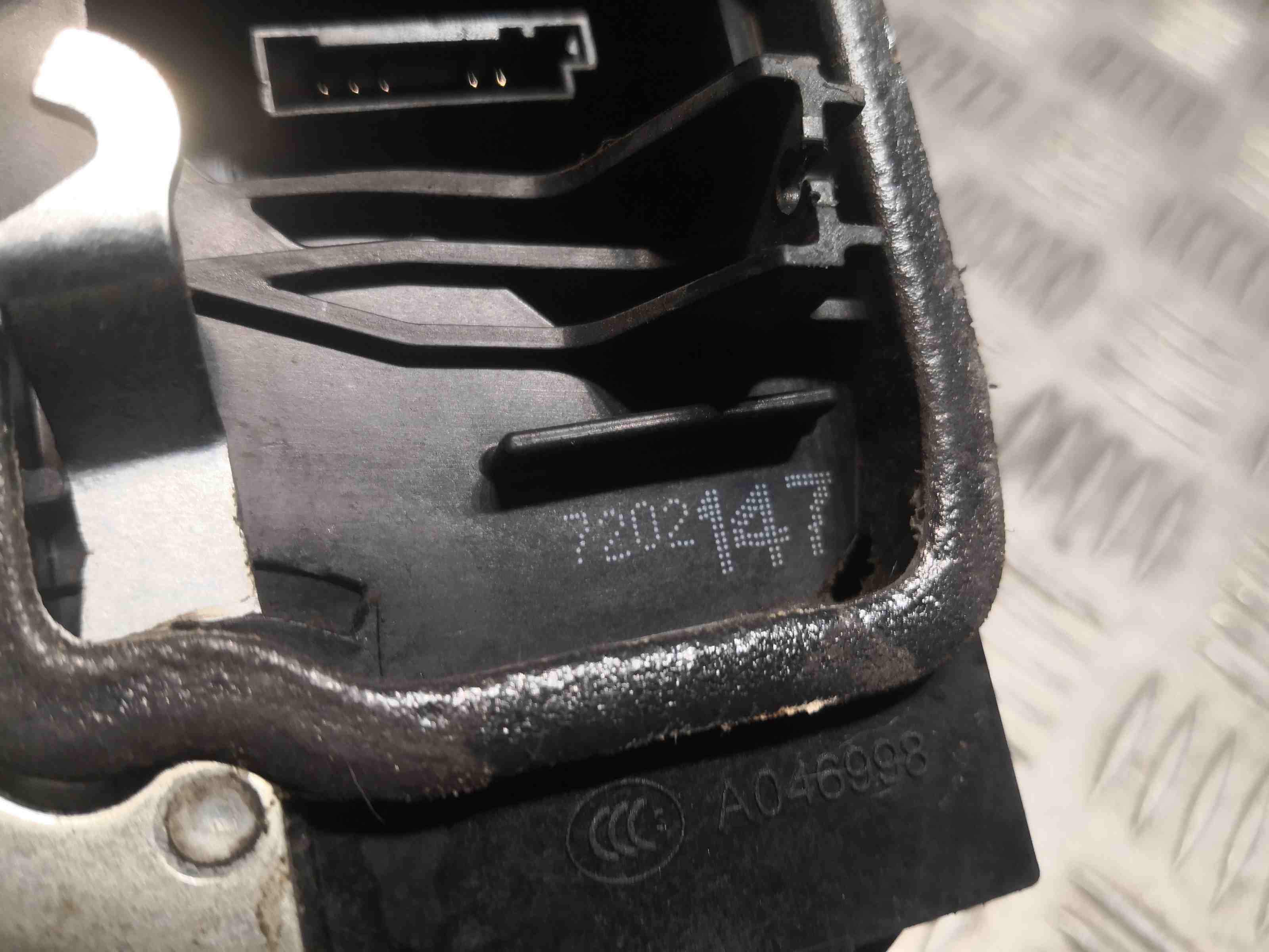 BMW 5 Series E60/E61 (2003-2010) Aizmugurējo kreiso durvju slēdzene 7202147 32398348