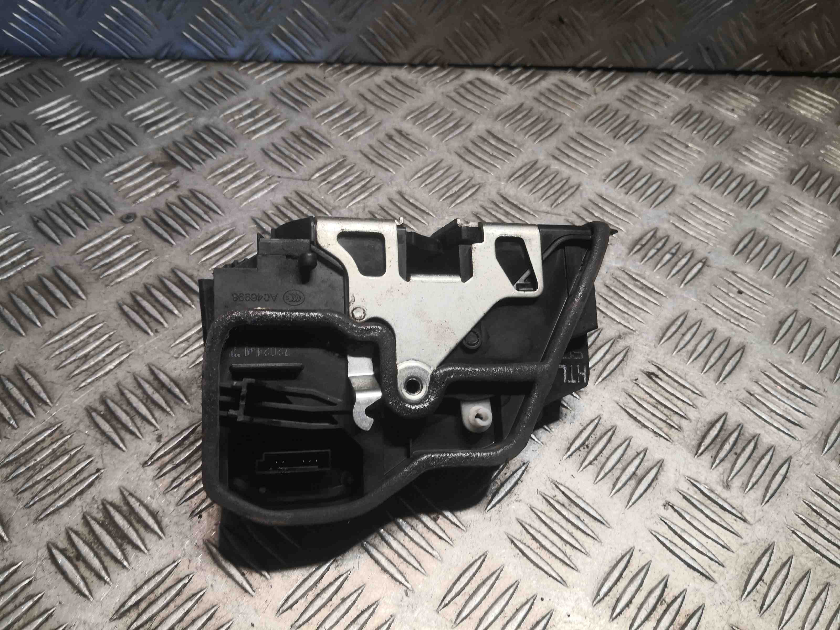 BMW 5 Series E60/E61 (2003-2010) Aizmugurējo kreiso durvju slēdzene 7202147 32398348