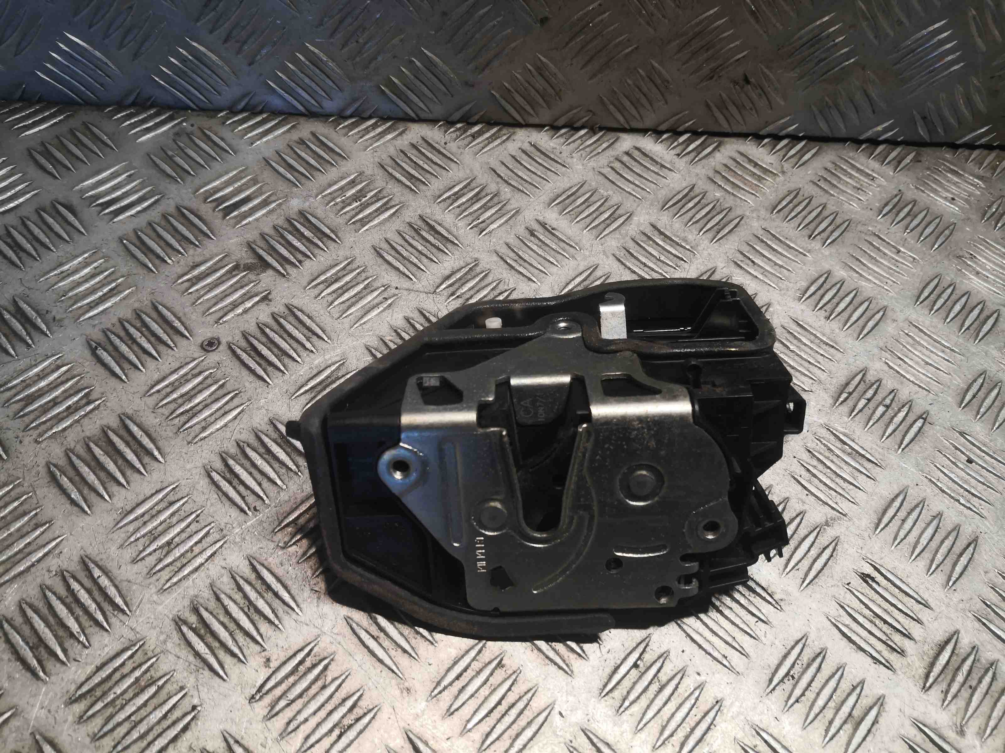 BMW 5 Series E60/E61 (2003-2010) Rear Left Door Lock 7202147 32398348