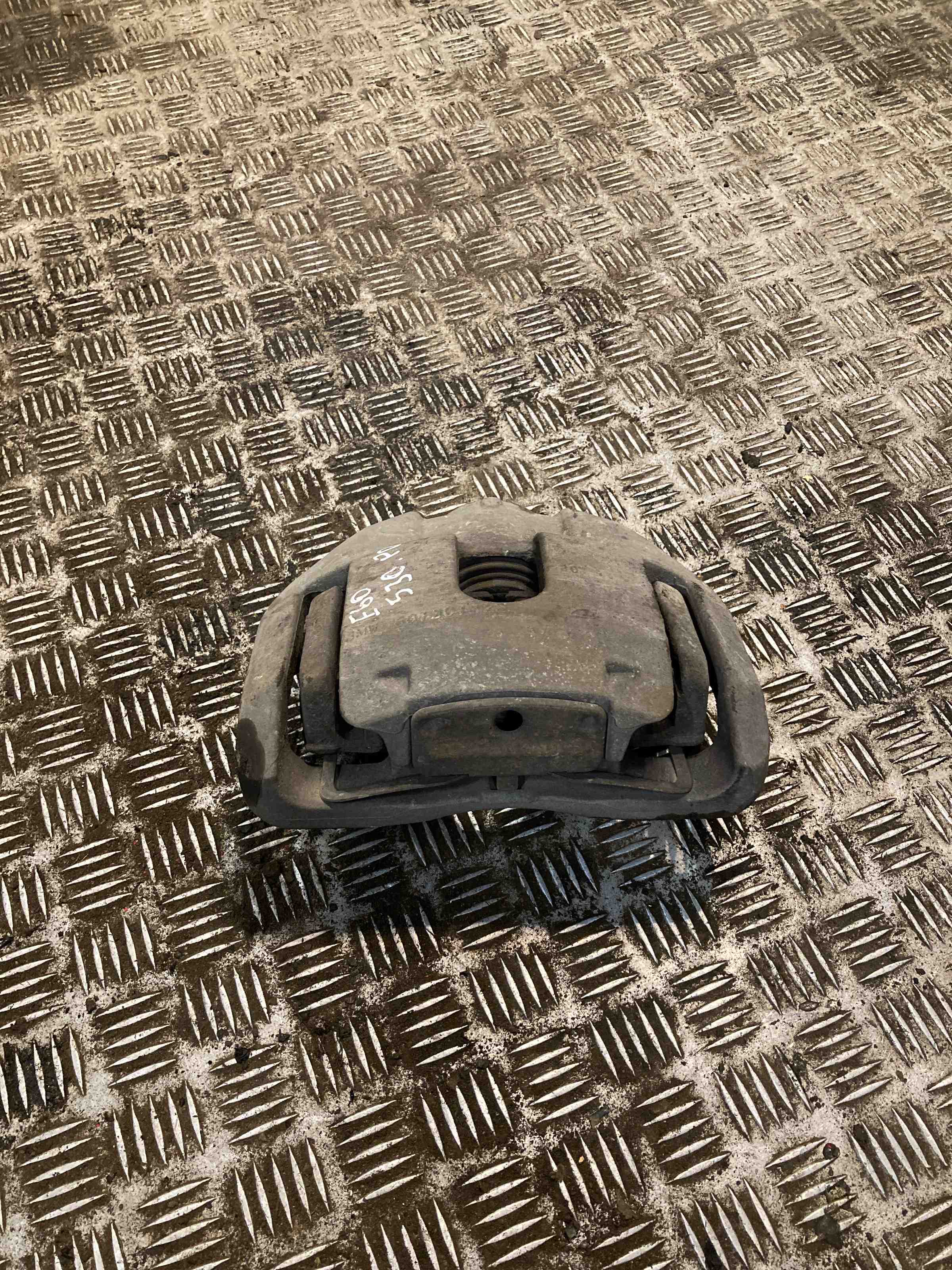 BMW 5 Series E60/E61 (2003-2010) Priekšējais labais bremžu suports 6030324 32398716